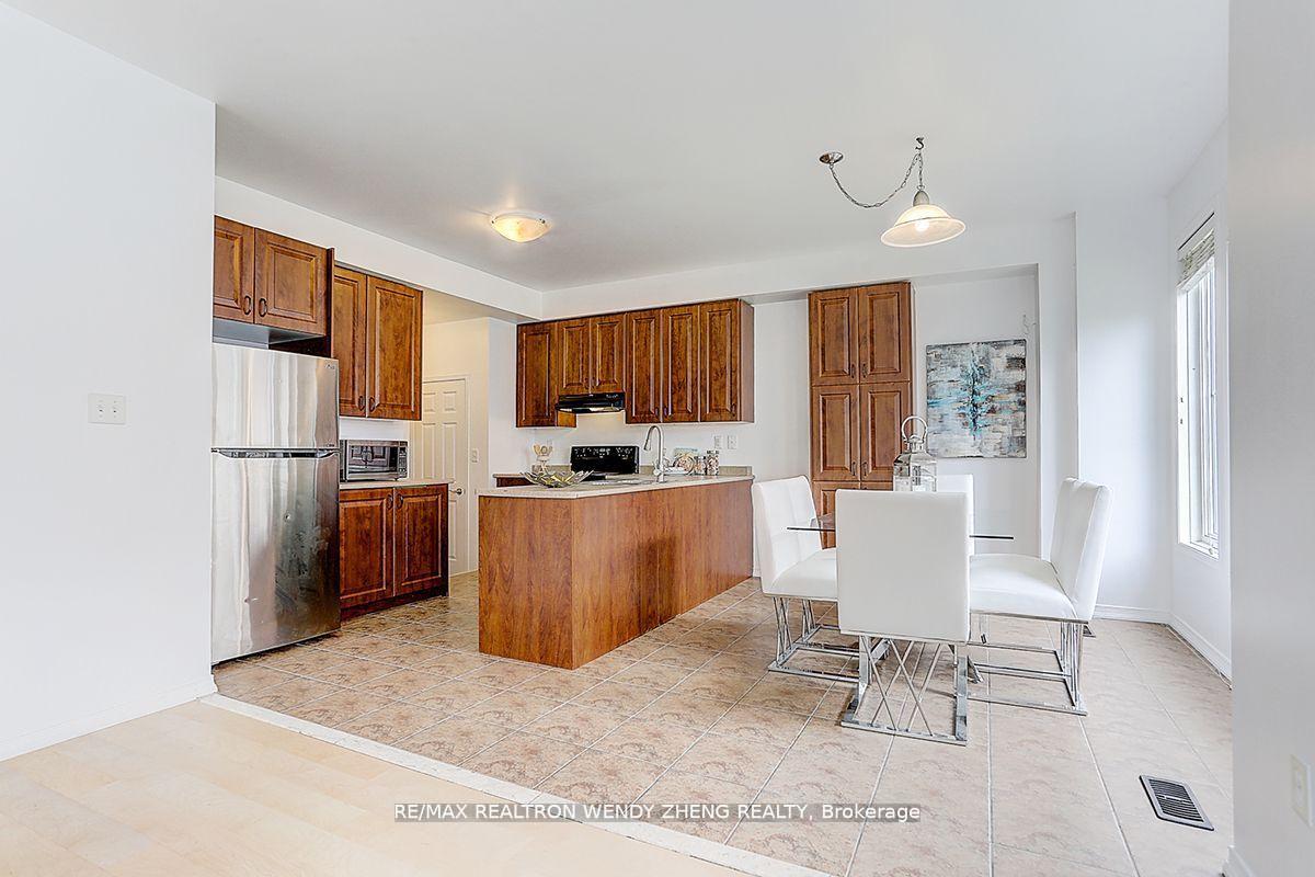 Photo 8 of 96 Woodbine Place, Oshawa, Windfields — HOMEH