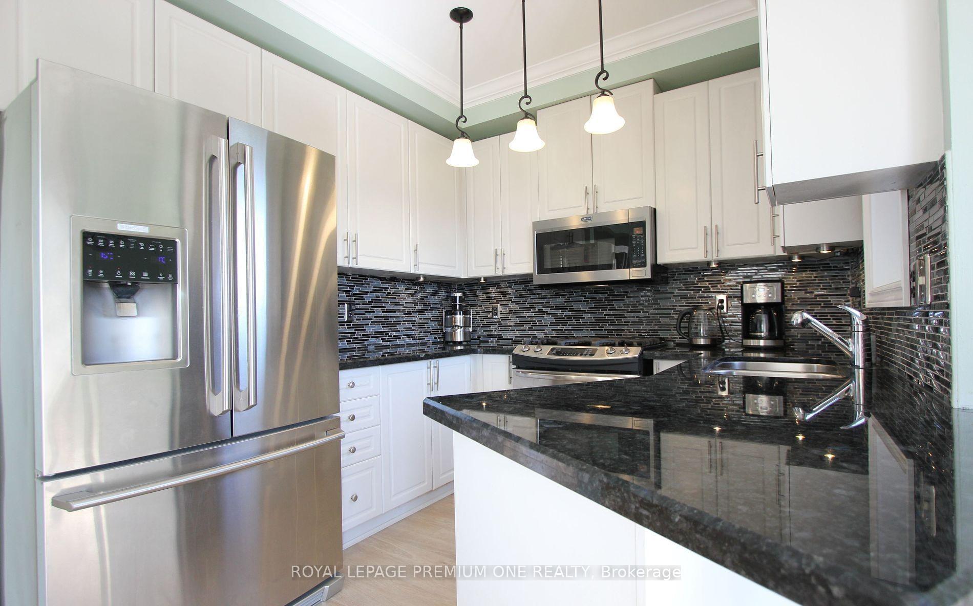 Photo 7 of Unit Upper, 20 Bestview Crescent, Vaughan, Rural Vaughan — HOMEH