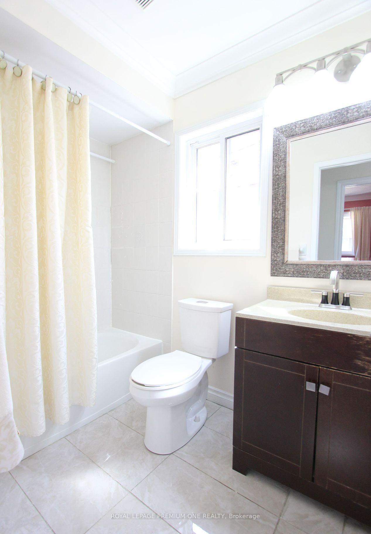 Photo 9 of Unit Upper, 20 Bestview Crescent, Vaughan, Rural Vaughan — HOMEH