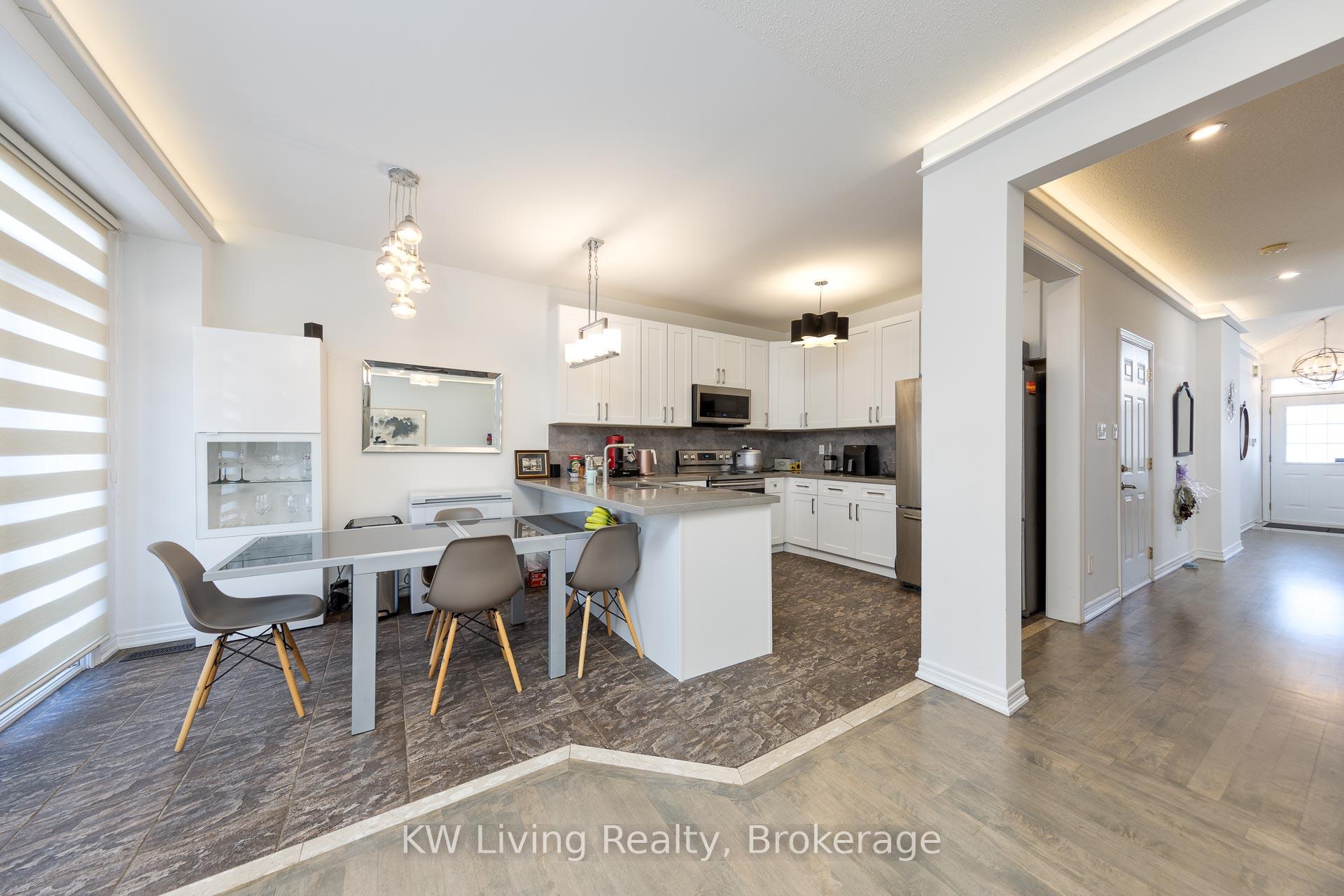 Photo 32 of 103 Dewpoint Road, Vaughan, Patterson — HOMEH