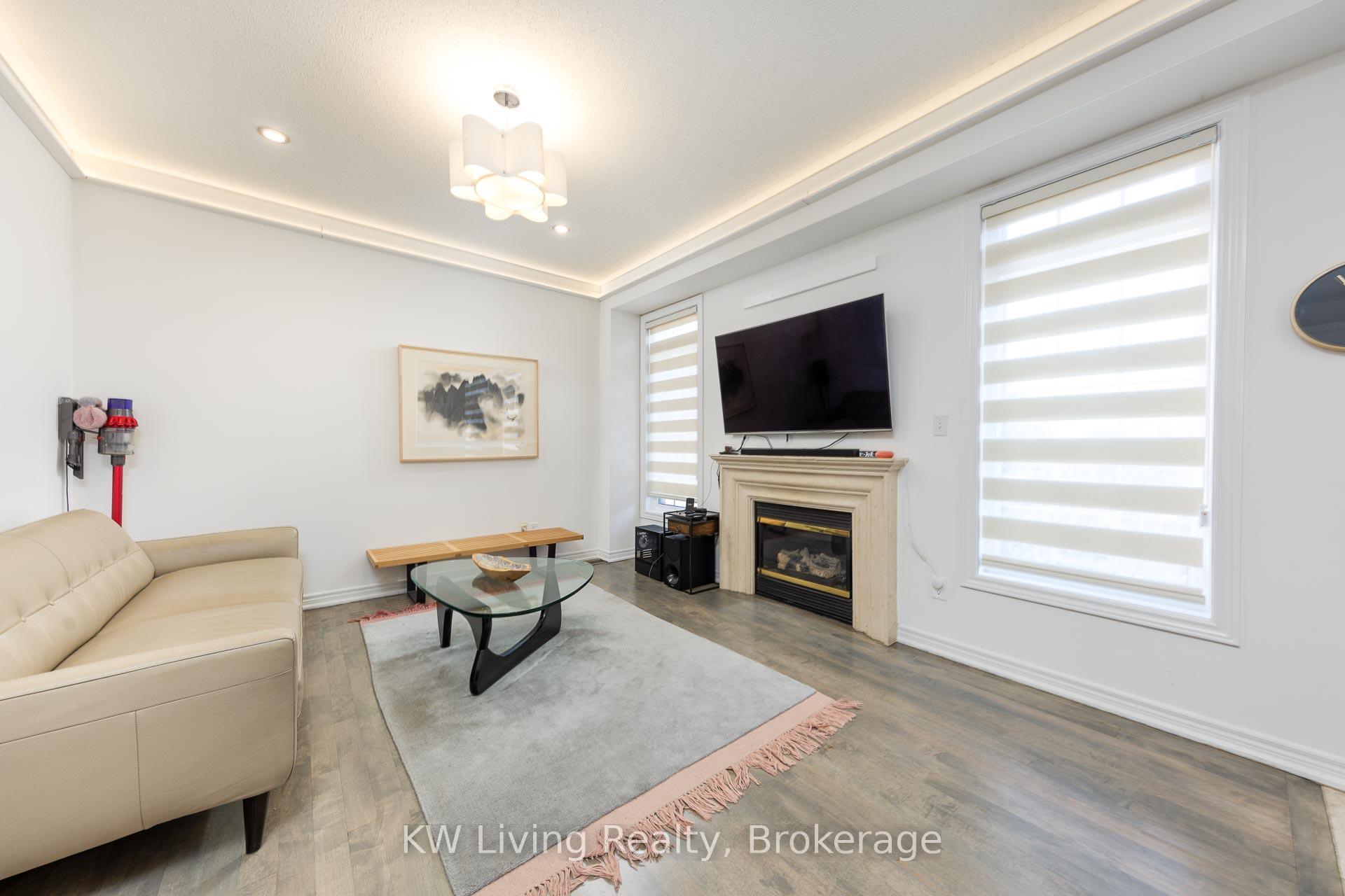 Photo 8 of 103 Dewpoint Road, Vaughan, Patterson — HOMEH