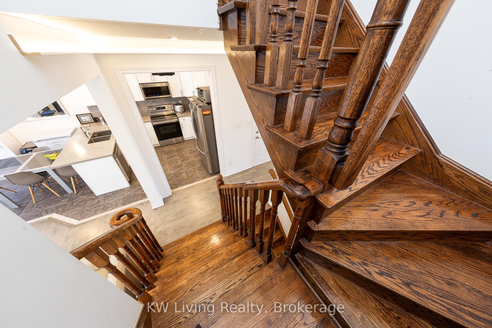 Photo 36 of 103 Dewpoint Road, Vaughan, Patterson — HOMEH