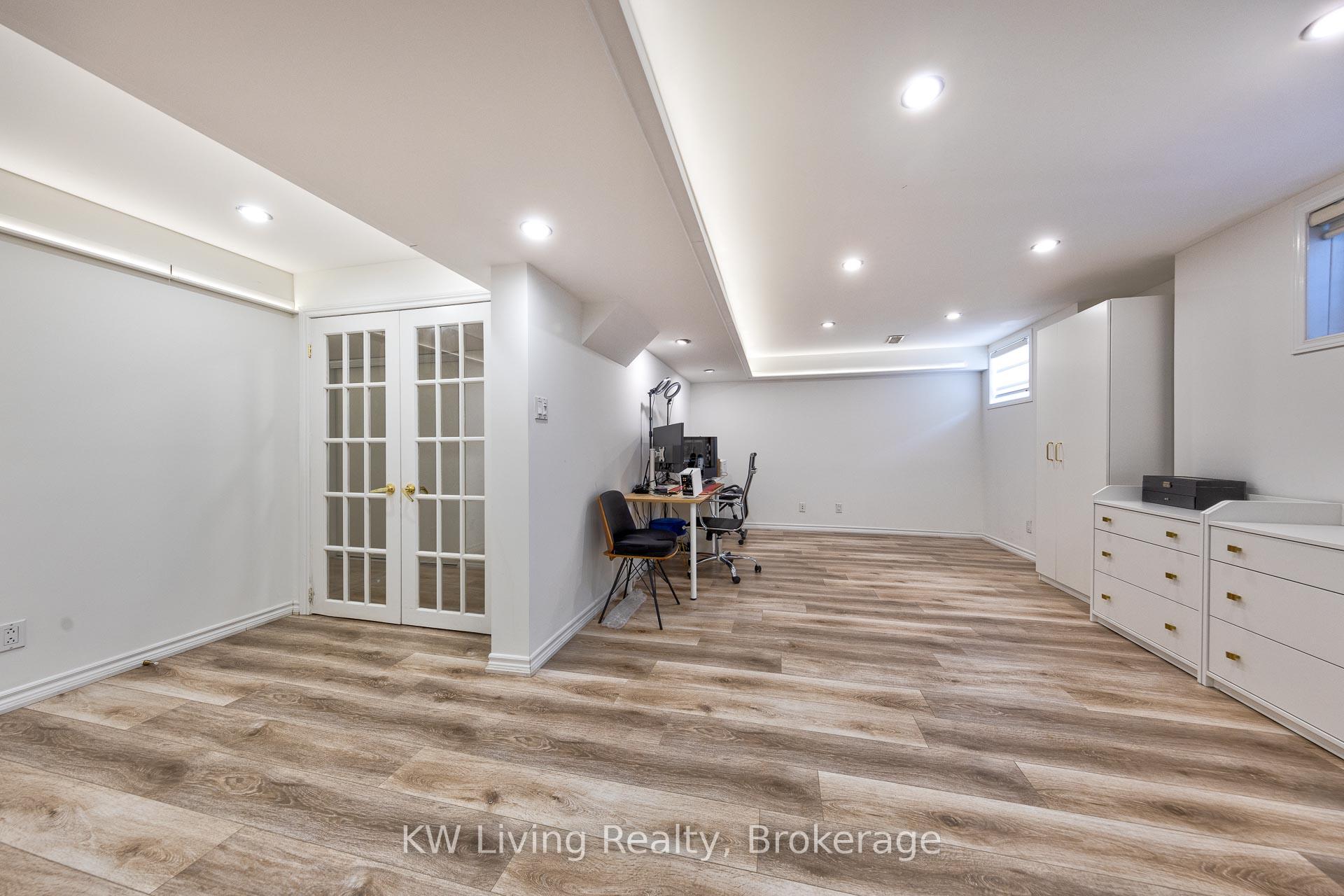 Photo 21 of 103 Dewpoint Road, Vaughan, Patterson — HOMEH