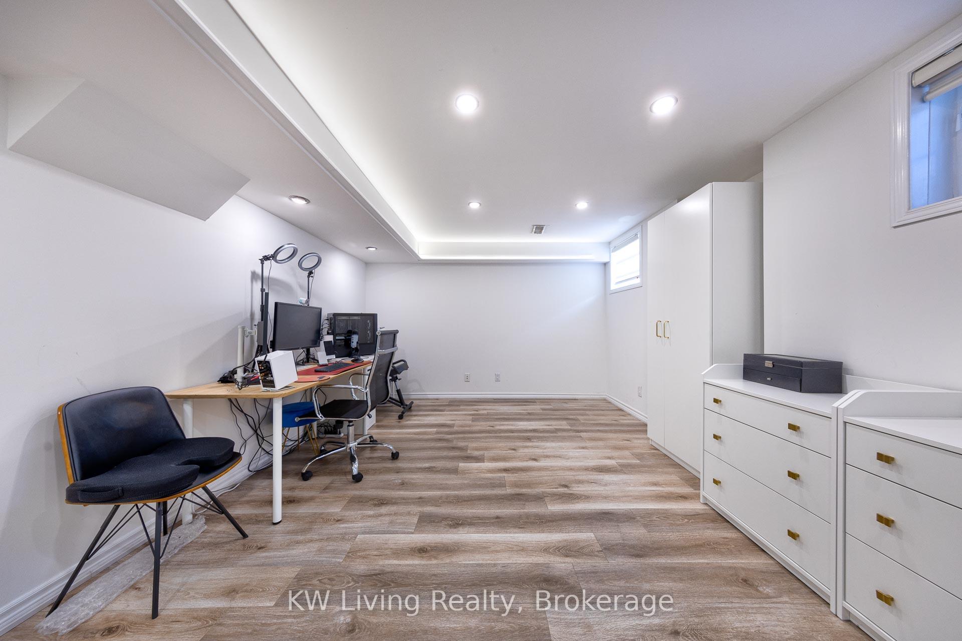 Photo 19 of 103 Dewpoint Road, Vaughan, Patterson — HOMEH