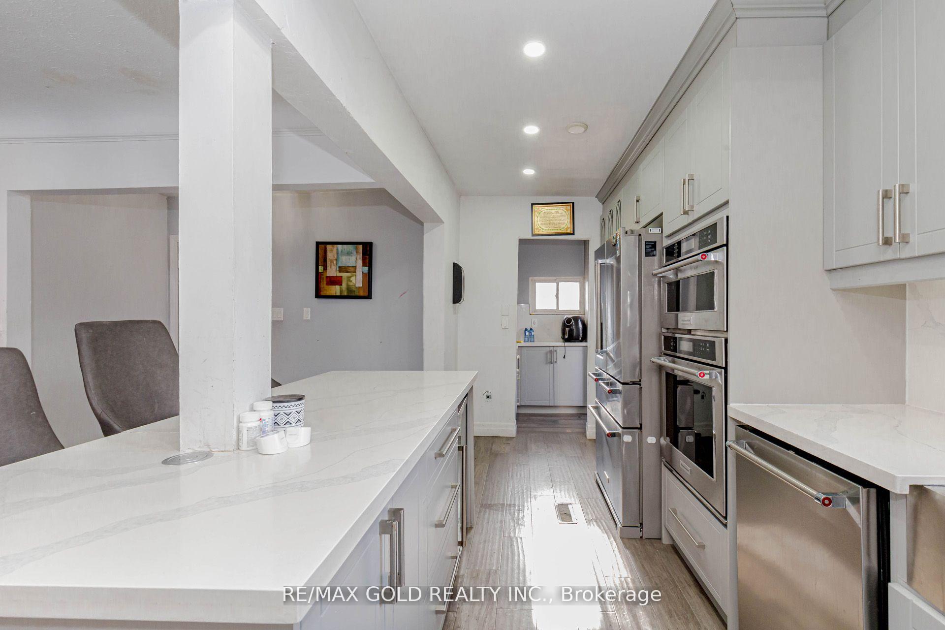Photo 17 of 268 Beach Boulevard, Hamilton, Hamilton Beach — HOMEH