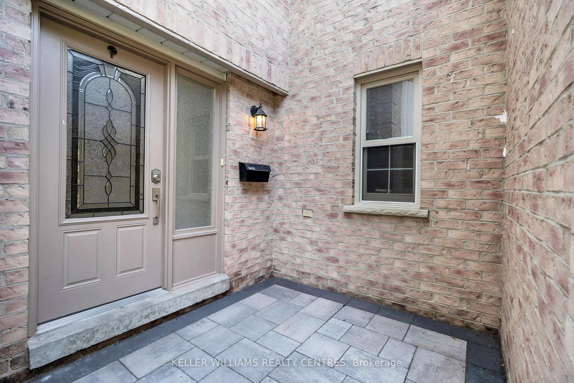 Photo 3 of 1 Gilbank Drive, Aurora, Aurora Heights — HOMEH
