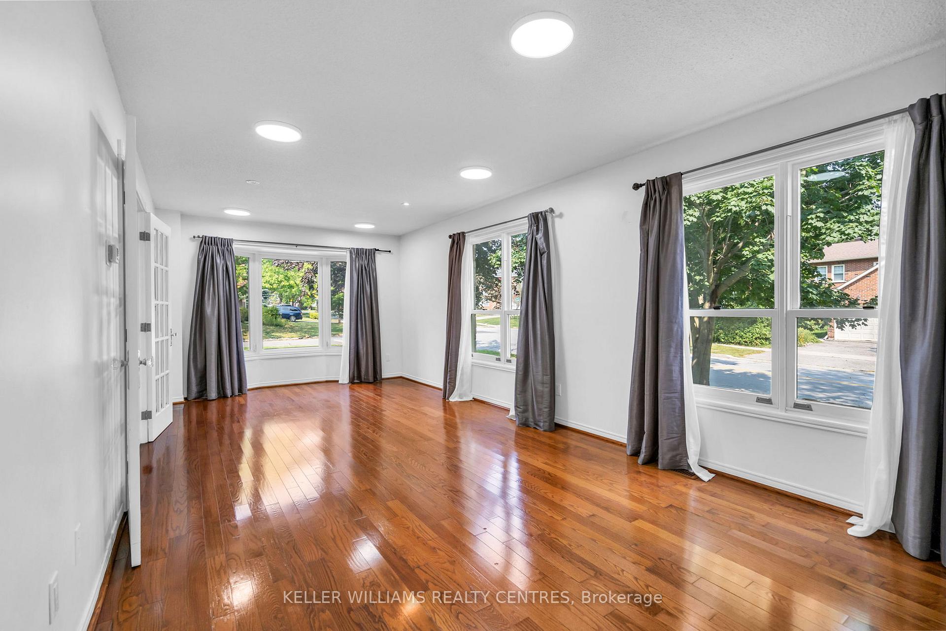 Photo 5 of 1 Gilbank Drive, Aurora, Aurora Heights — HOMEH
