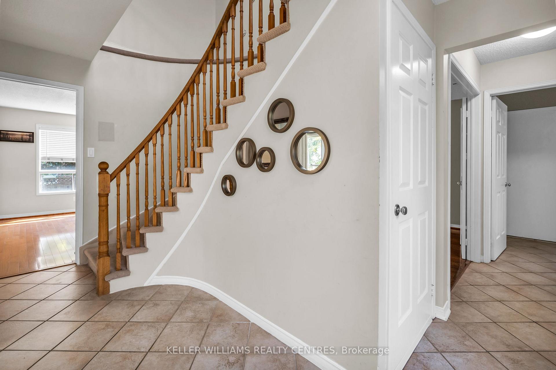 Photo 4 of 1 Gilbank Drive, Aurora, Aurora Heights — HOMEH