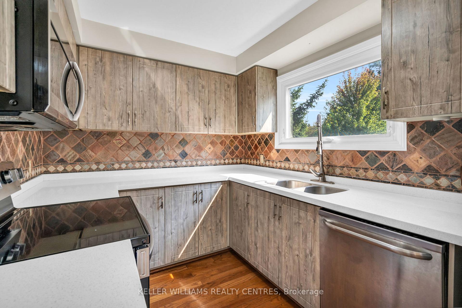 Photo 6 of 1 Gilbank Drive, Aurora, Aurora Heights — HOMEH
