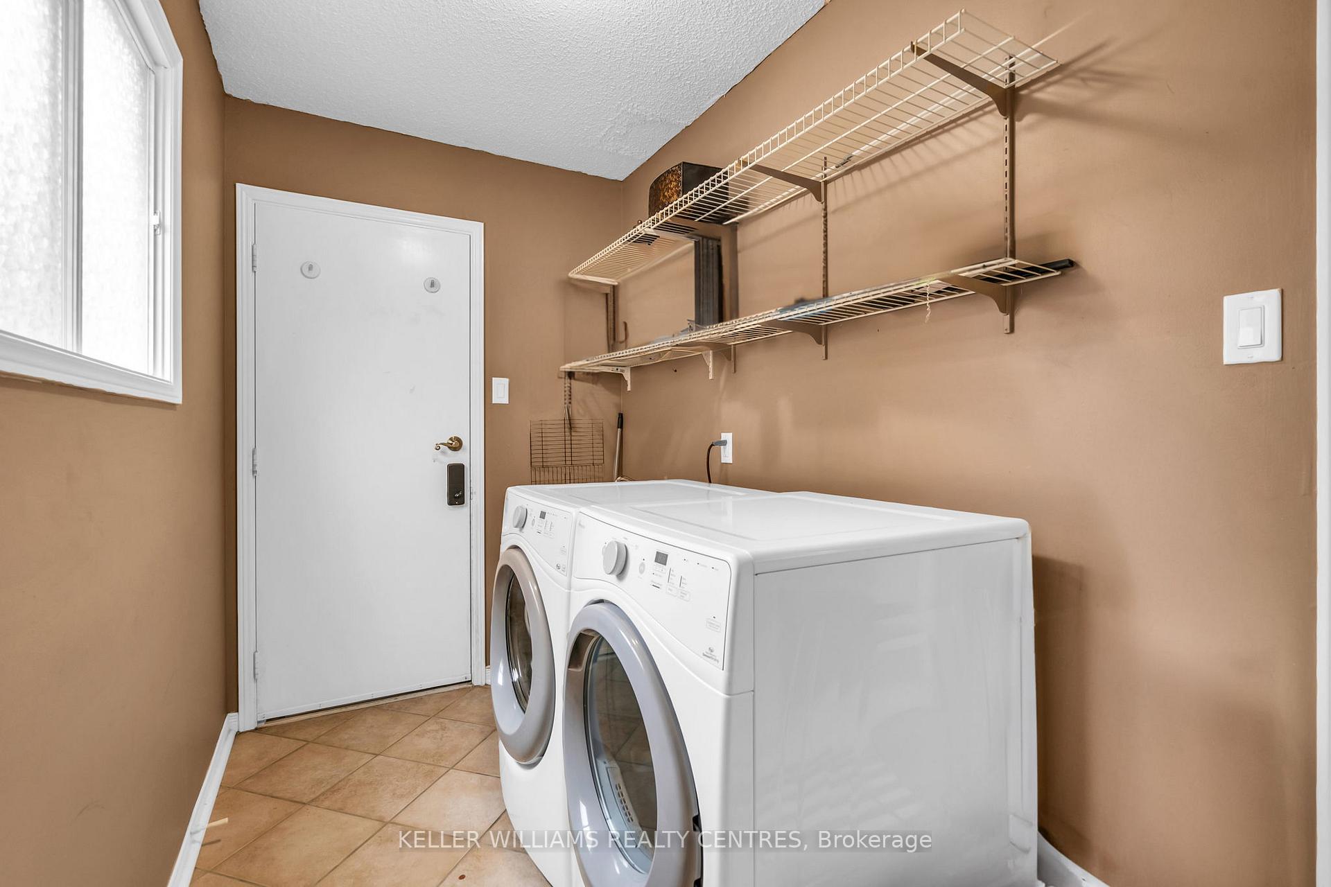 Photo 13 of 1 Gilbank Drive, Aurora, Aurora Heights — HOMEH
