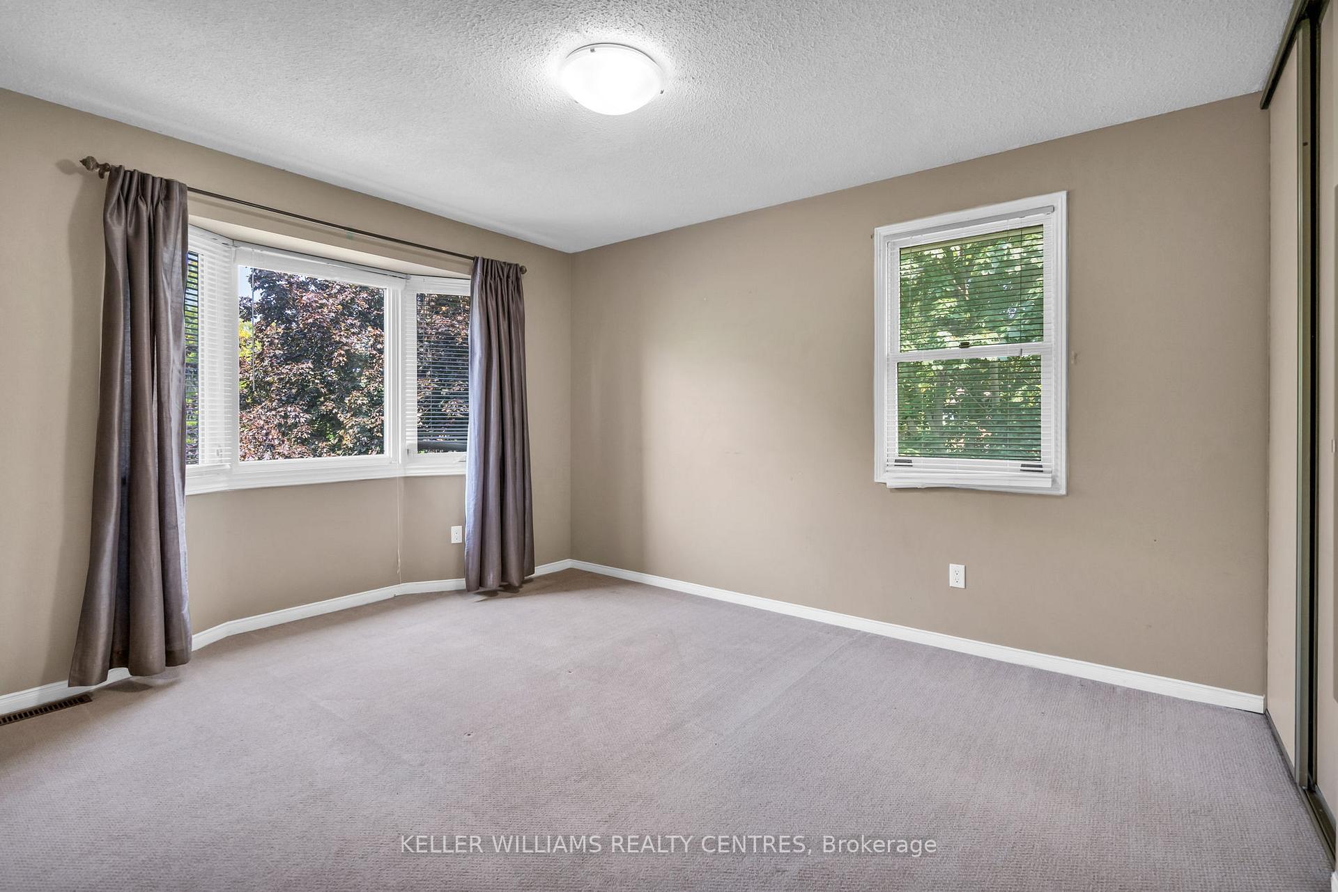 Photo 14 of 1 Gilbank Drive, Aurora, Aurora Heights — HOMEH