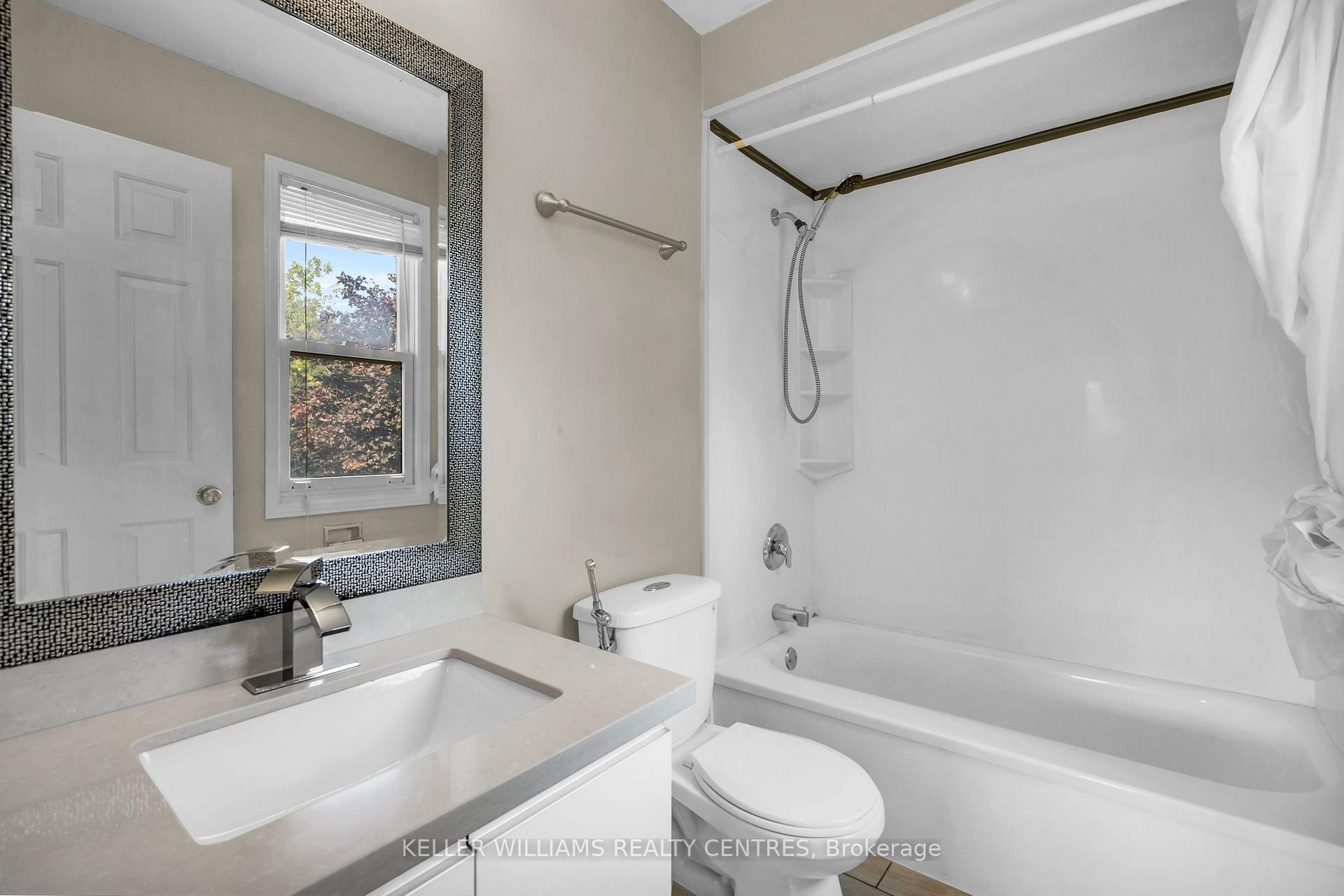 Photo 9 of 1 Gilbank Drive, Aurora, Aurora Heights — HOMEH