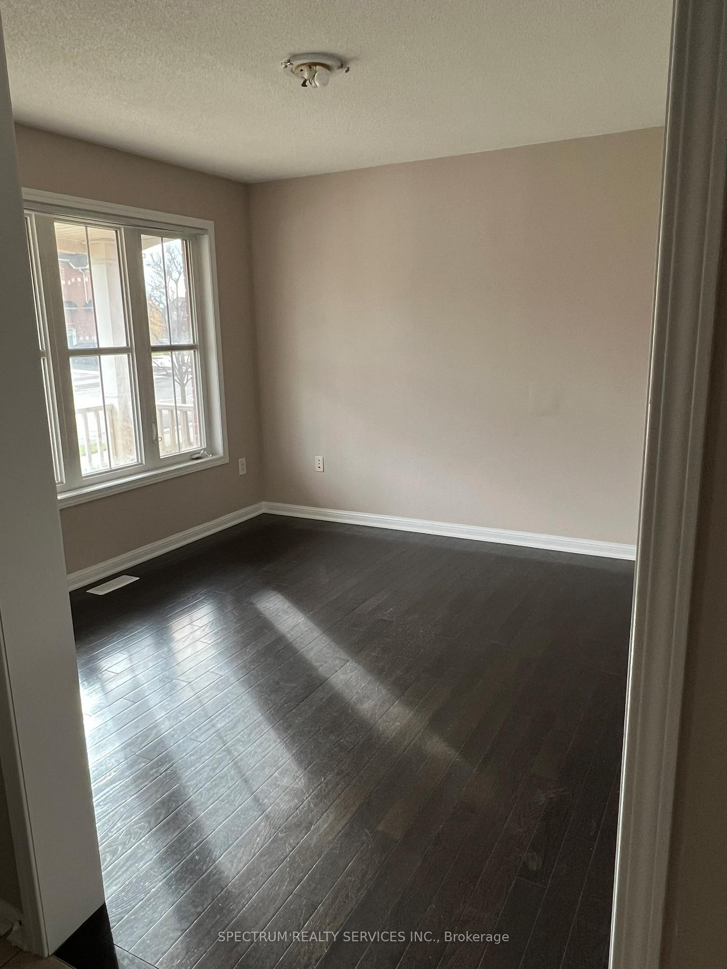 Photo 2 of 214 Valleyway Drive, Brampton, Credit Valley — HOMEH