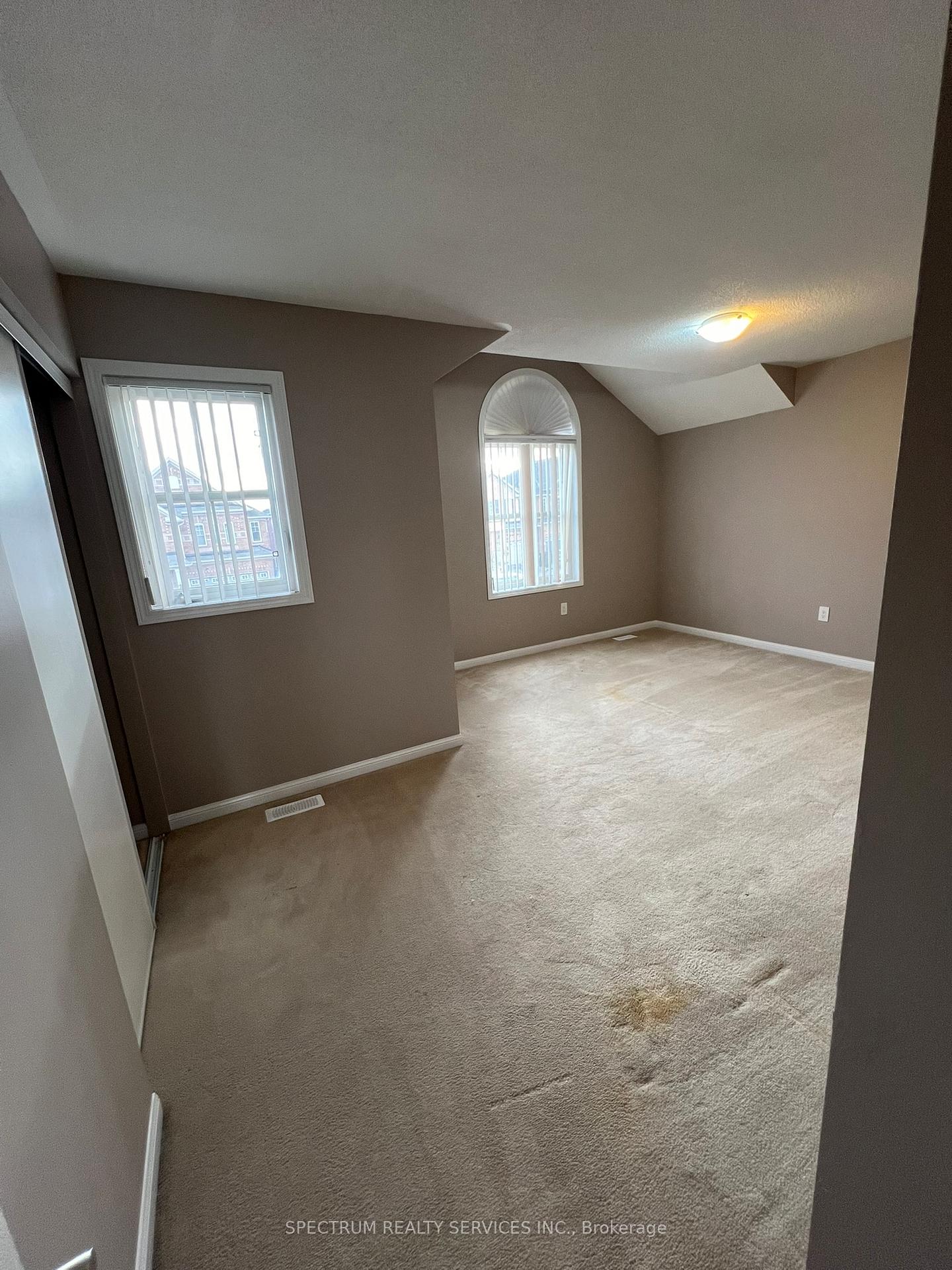 Photo 23 of 214 Valleyway Drive, Brampton, Credit Valley — HOMEH