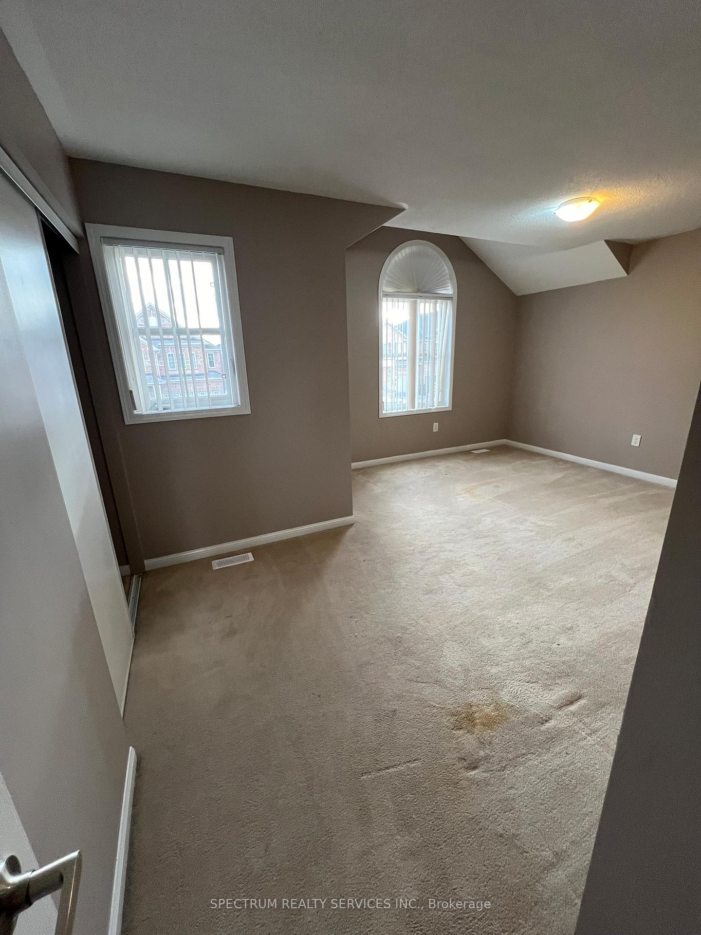 Photo 30 of 214 Valleyway Drive, Brampton, Credit Valley — HOMEH