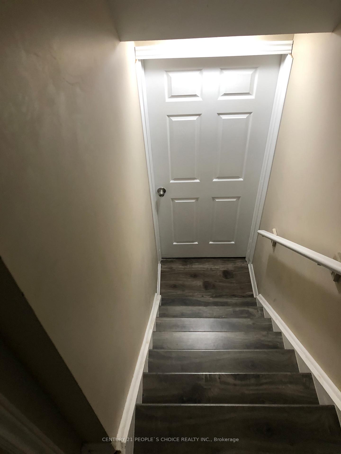 Photo 6 of Unit Lower, 33 French Park Circle, Brampton, Sandringham-Wellington North — HOMEH