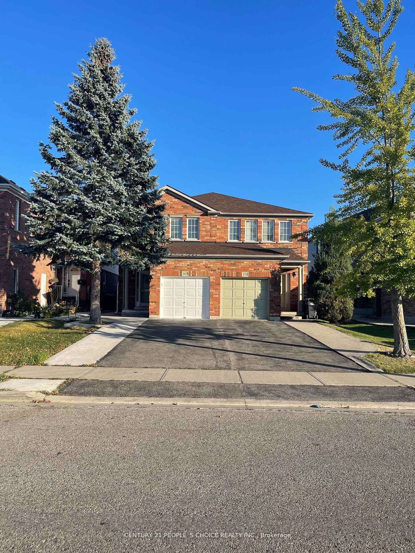 Front of Unit Upper, 169 Willow Park Drive