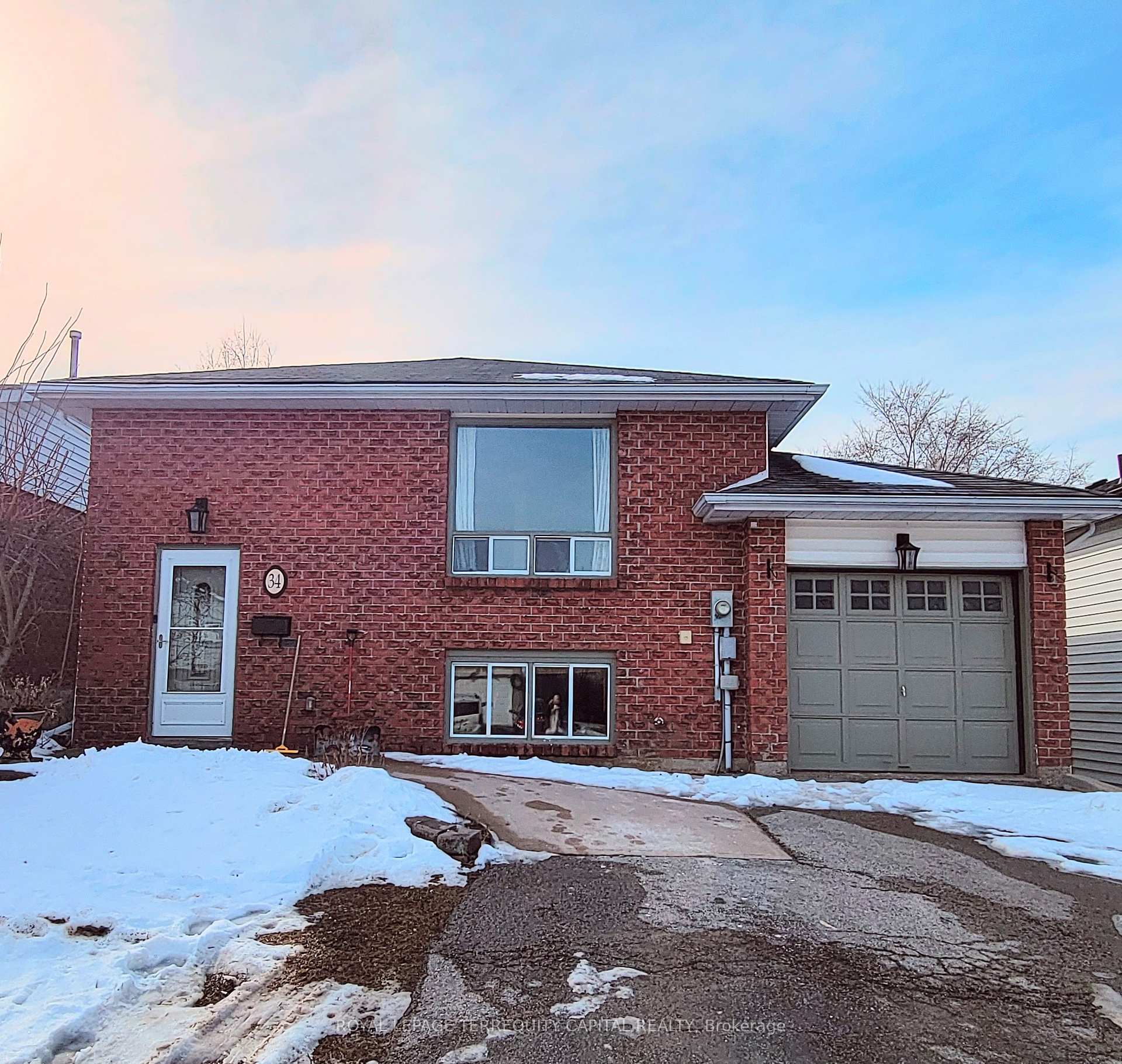 Front of Unit Upper, 34 McConkey Place