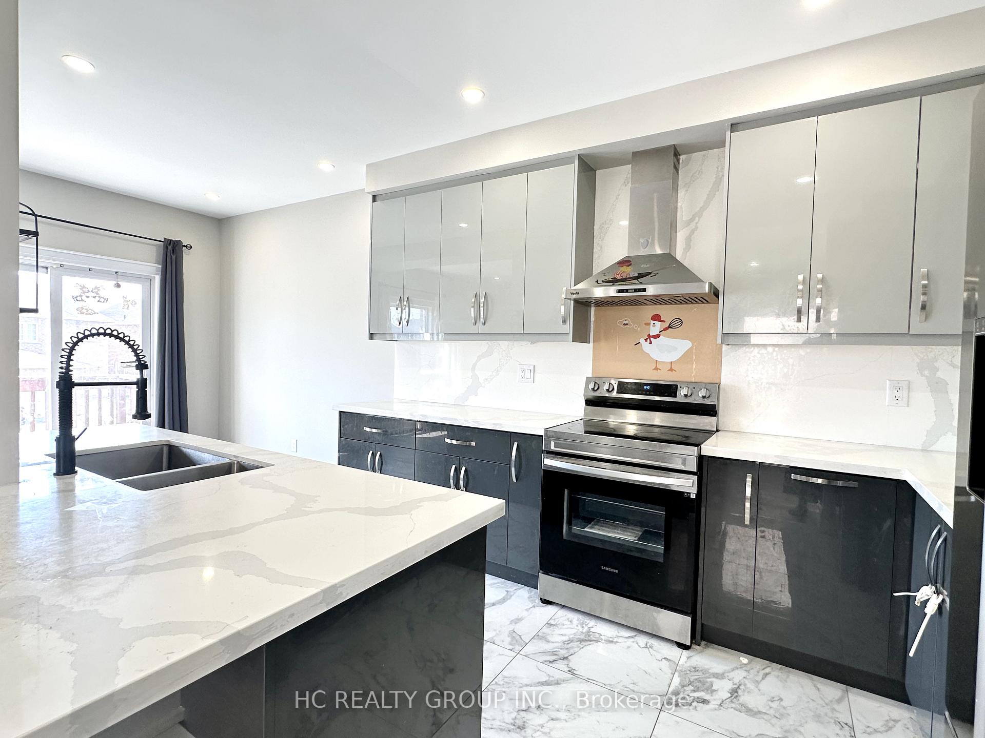 Photo 11 of 63 Ian Baron Avenue, Markham, Village Green-South Unionville — HOMEH