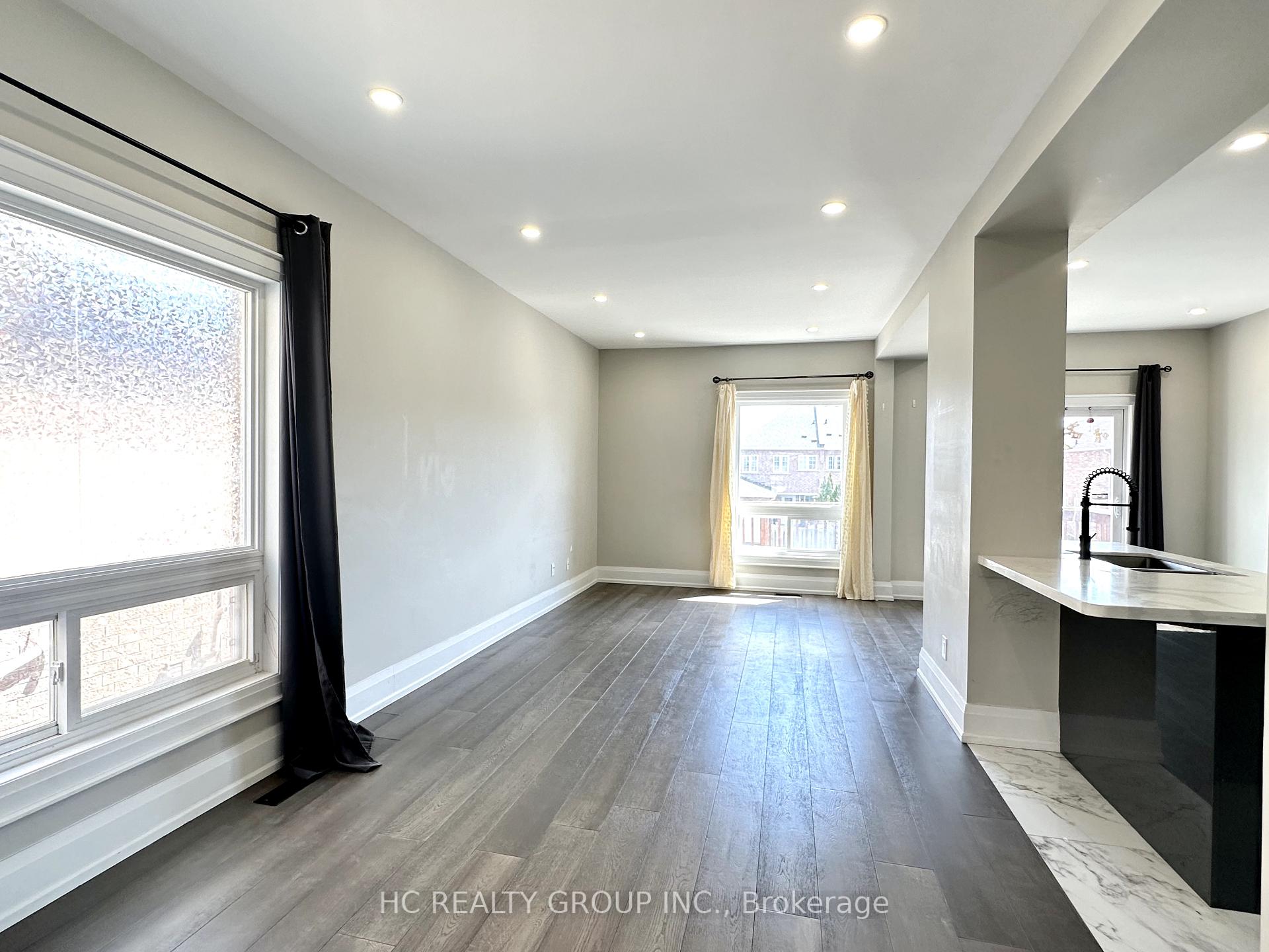 Photo 5 of 63 Ian Baron Avenue, Markham, Village Green-South Unionville — HOMEH