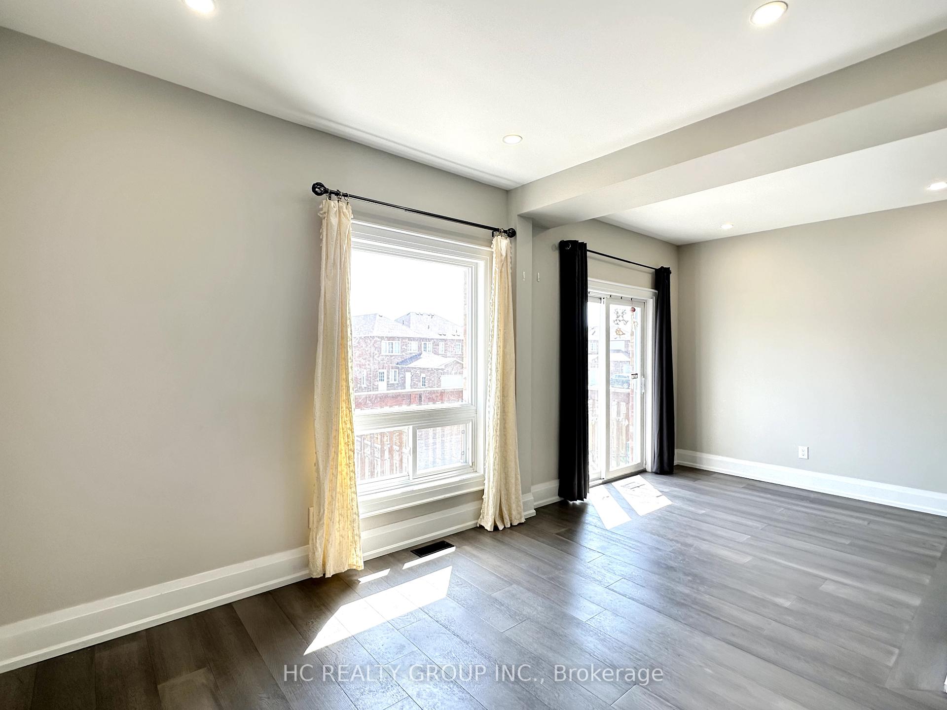 Photo 23 of 63 Ian Baron Avenue, Markham, Village Green-South Unionville — HOMEH