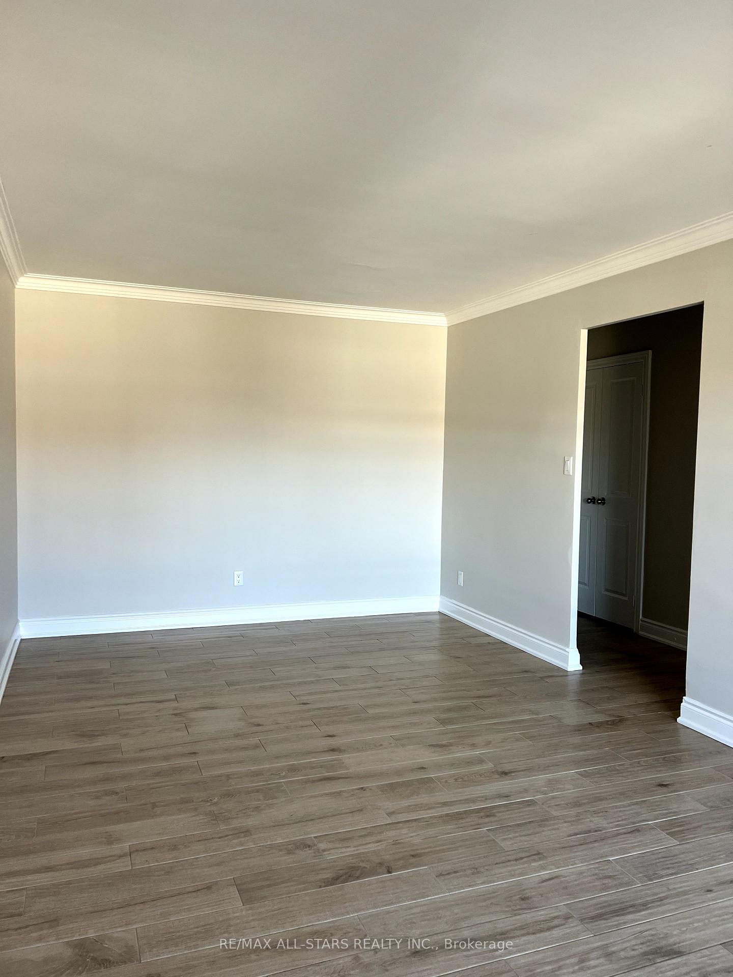 Photo 6 of Unit 13, 73 Albert Street, Uxbridge — HOMEH