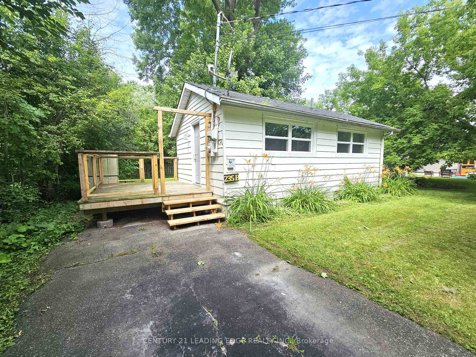 Front of Unit B, 235 Bayview Avenue