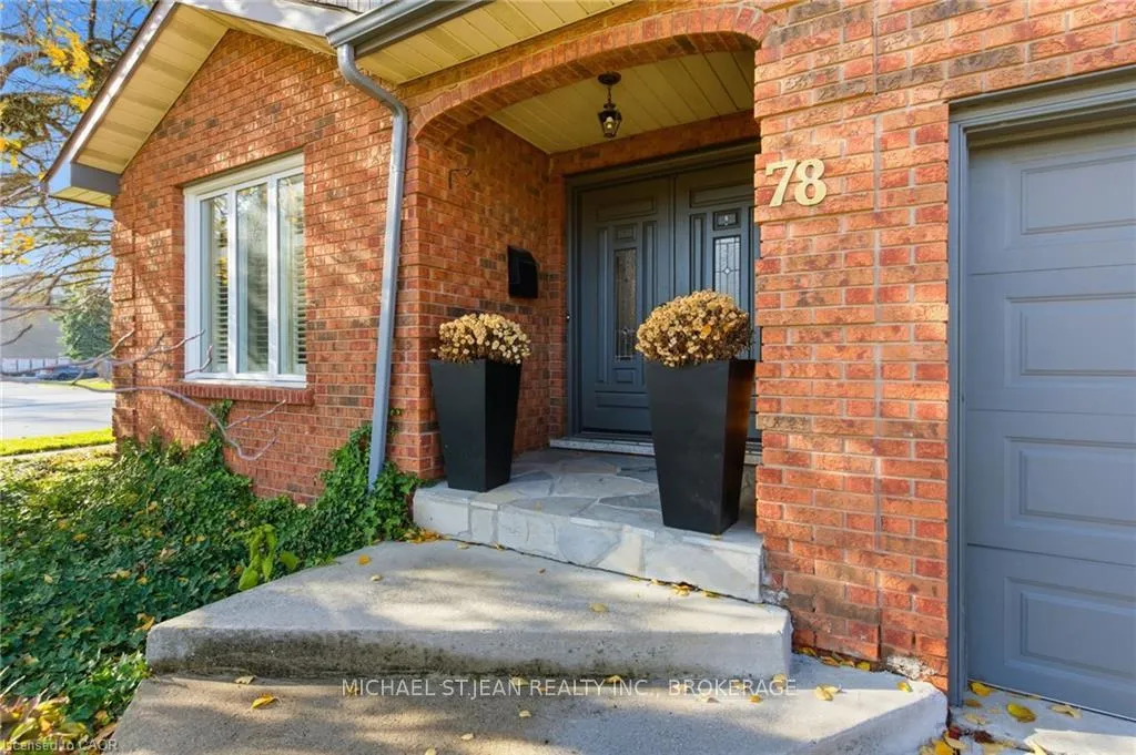 Photo 2 of 78 Ackland Street, Hamilton, Stoney Creek Mountain — HOMEH