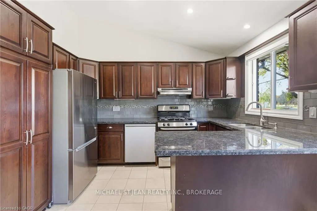 Photo 13 of 78 Ackland Street, Hamilton, Stoney Creek Mountain — HOMEH