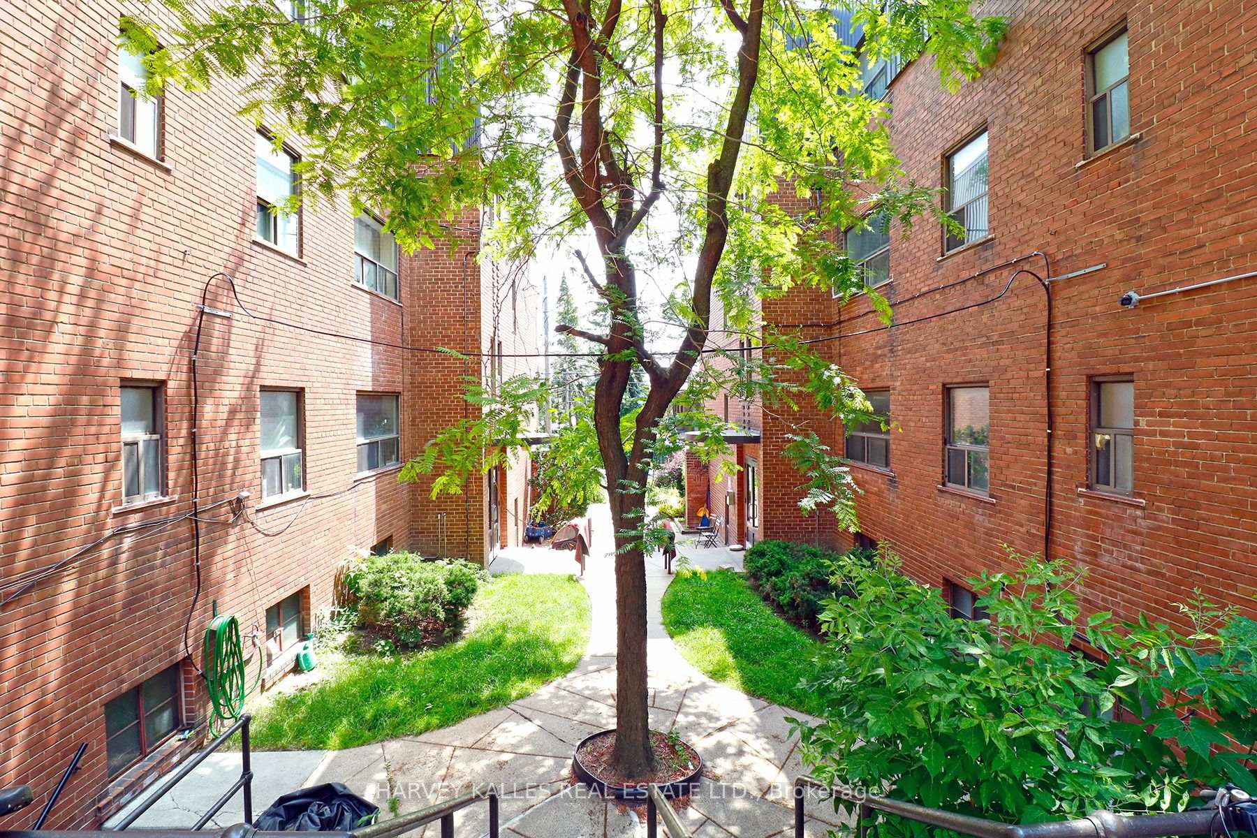 Photo 1 of Unit 25, 36 Rosecliffe Avenue, Toronto, Oakwood Village — HOMEH
