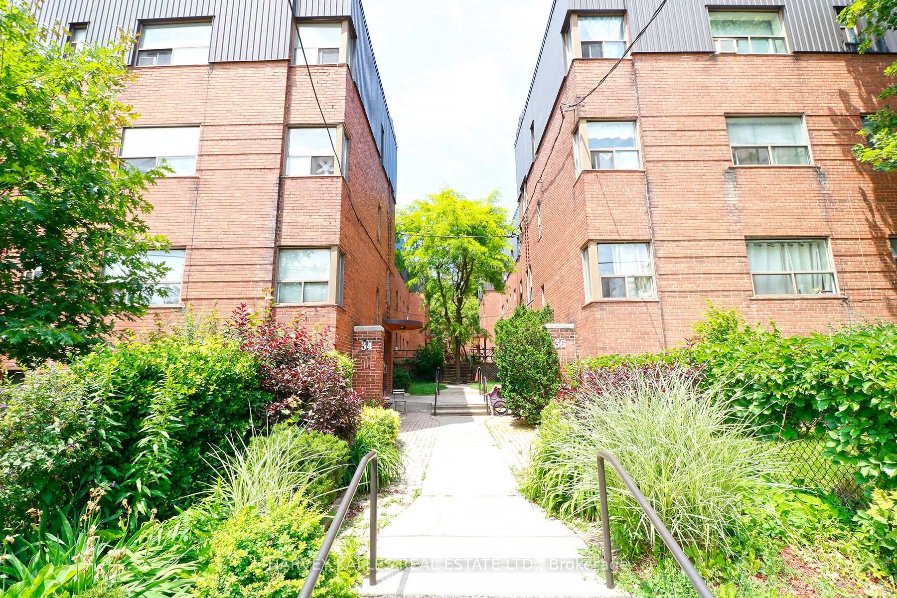 Photo 7 of Unit 25, 36 Rosecliffe Avenue, Toronto, Oakwood Village — HOMEH