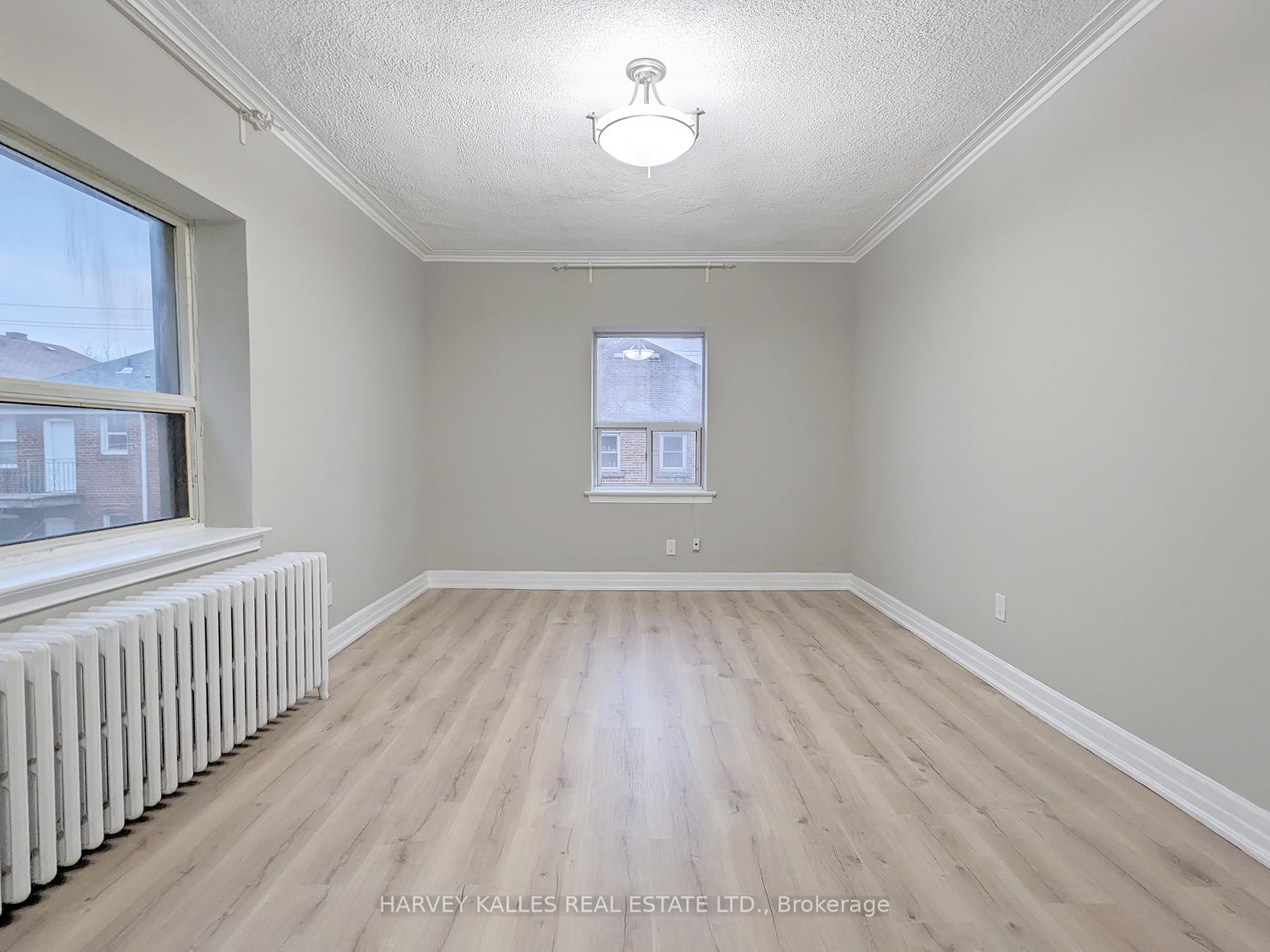 Photo 5 of Unit 25, 36 Rosecliffe Avenue, Toronto, Oakwood Village — HOMEH