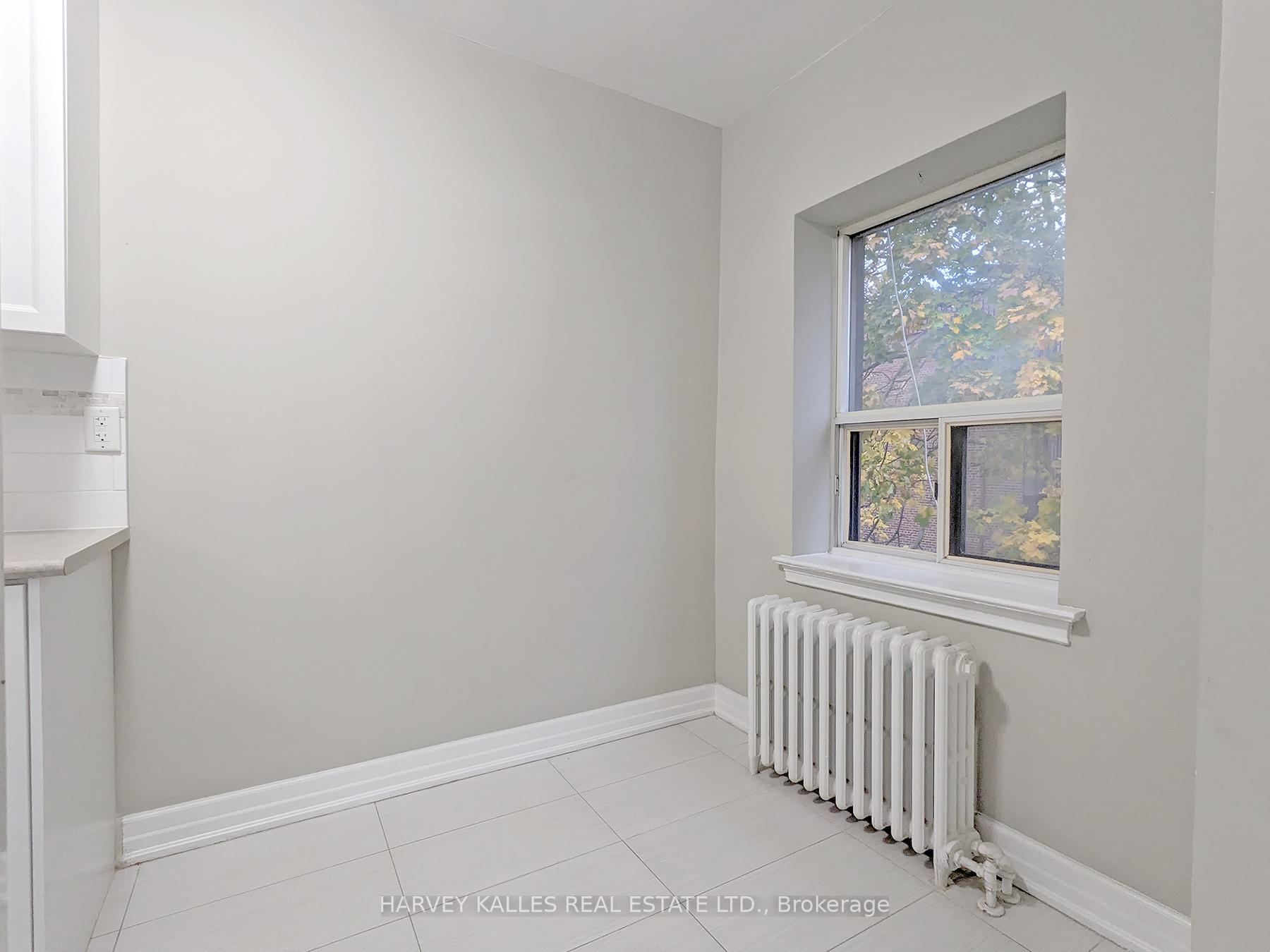 Photo 13 of Unit 25, 36 Rosecliffe Avenue, Toronto, Oakwood Village — HOMEH