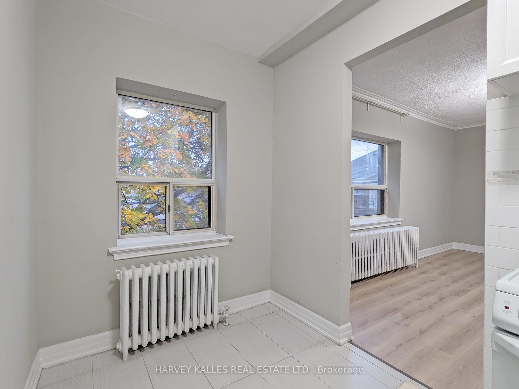 Photo 12 of Unit 25, 36 Rosecliffe Avenue, Toronto, Oakwood Village — HOMEH