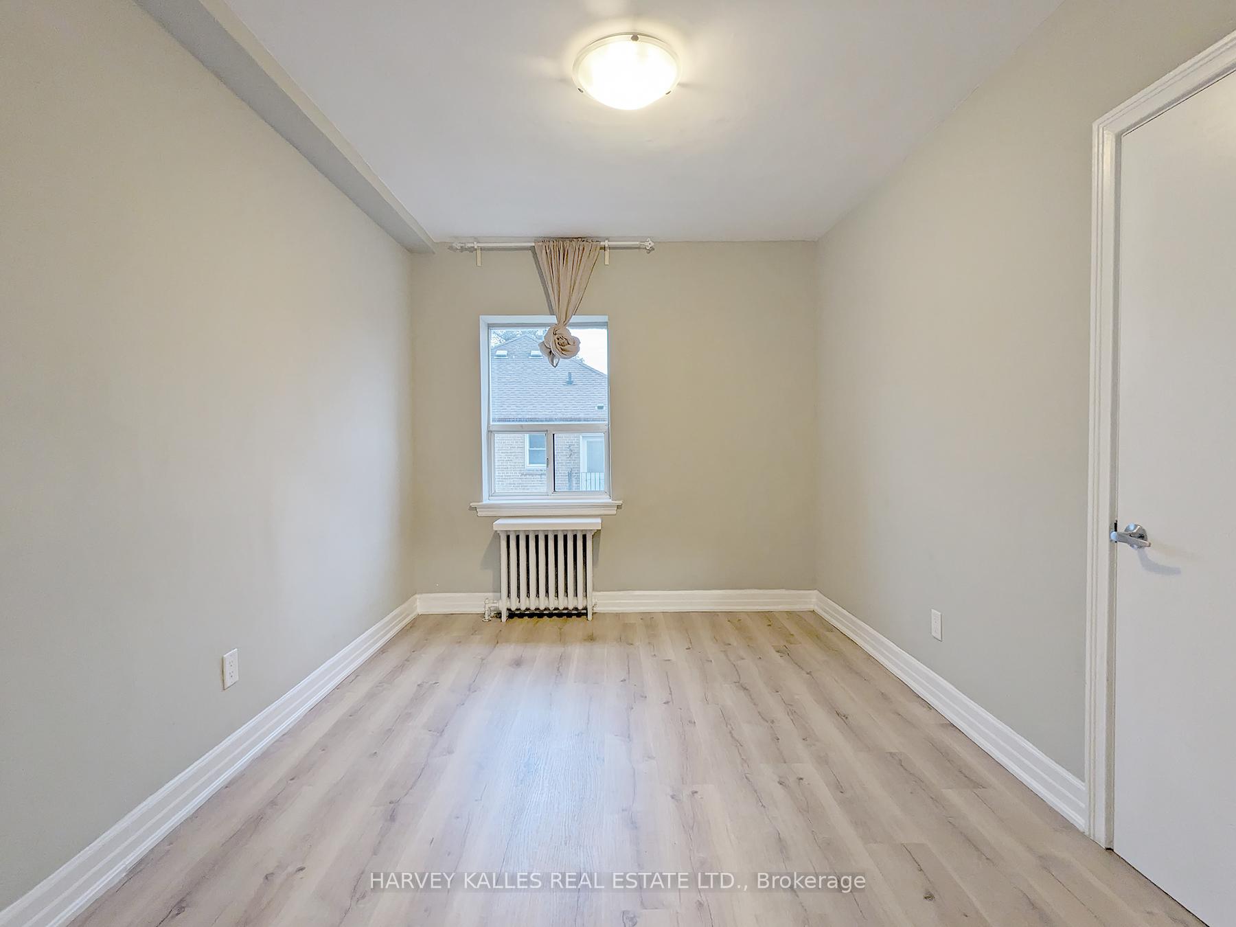 Photo 10 of Unit 25, 36 Rosecliffe Avenue, Toronto, Oakwood Village — HOMEH