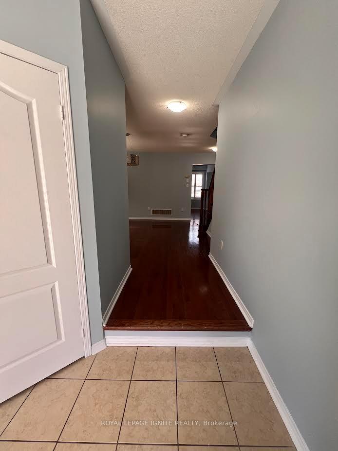 Photo 14 of 40 Wilsongary Circle, Ajax, Northeast Ajax — HOMEH