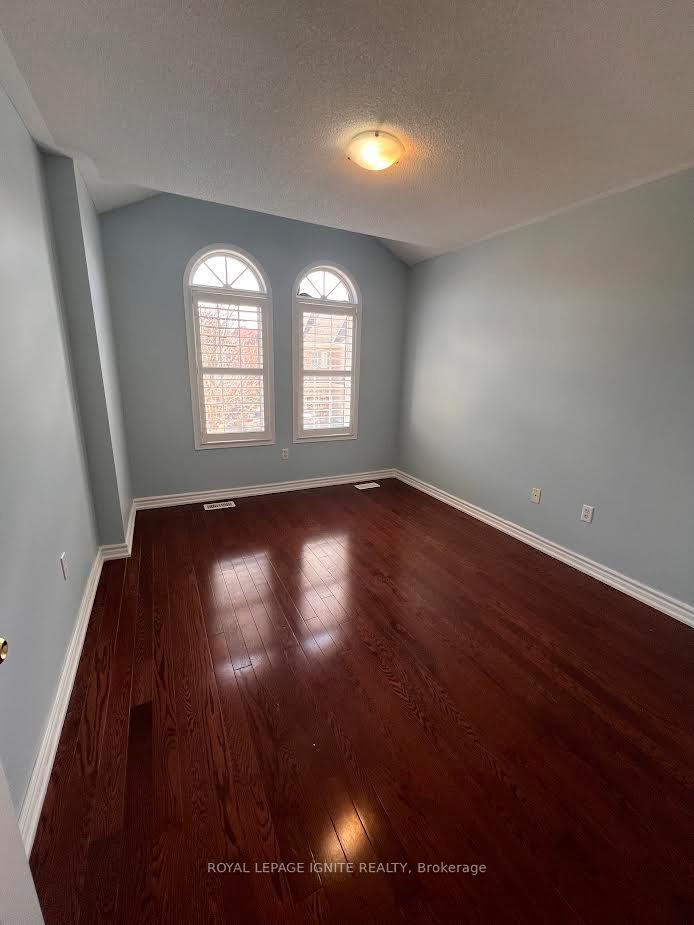 Photo 13 of 40 Wilsongary Circle, Ajax, Northeast Ajax — HOMEH