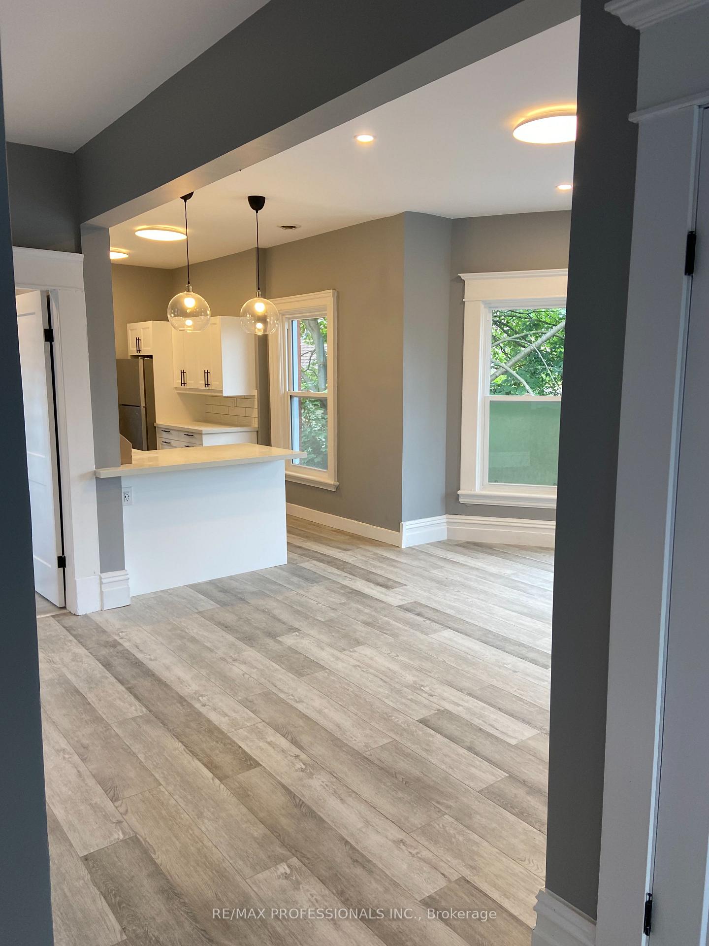 Photo 4 of Unit 3, 77 East Avenue, Brant, Brantford Twp — HOMEH