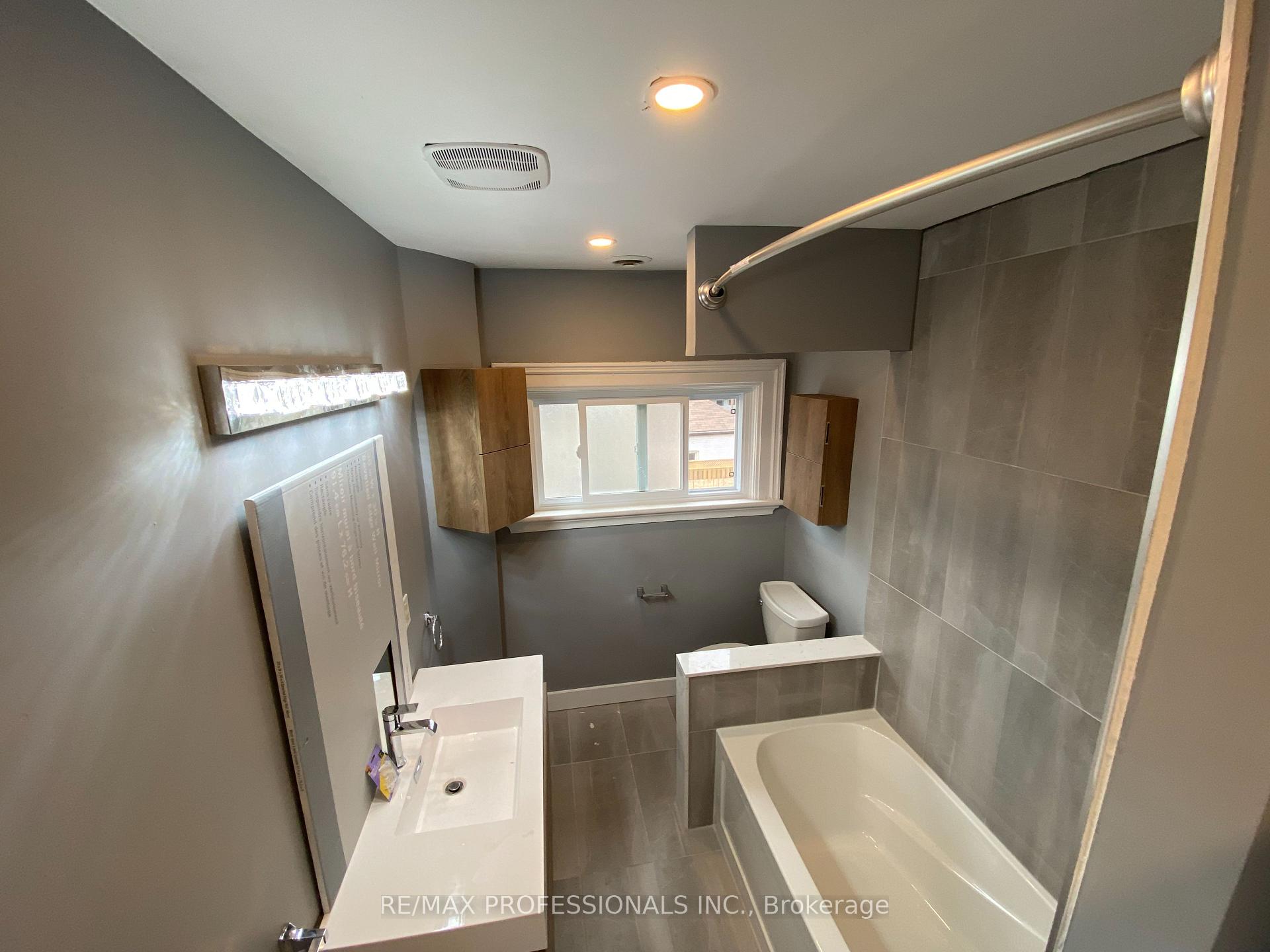 Photo 9 of Unit 3, 77 East Avenue, Brant, Brantford Twp — HOMEH
