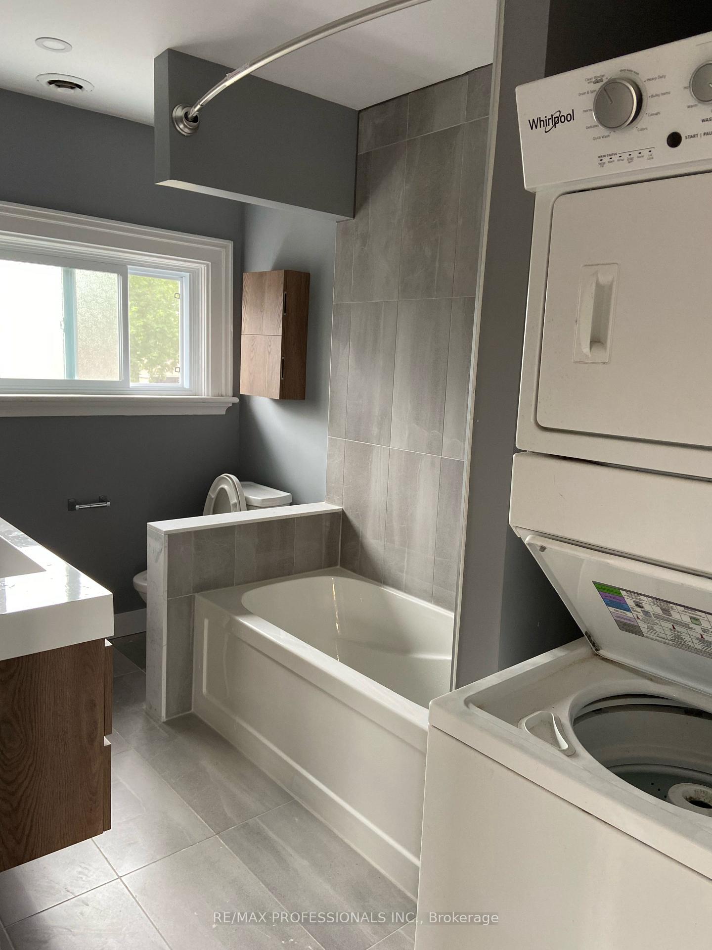 Photo 8 of Unit 3, 77 East Avenue, Brant, Brantford Twp — HOMEH