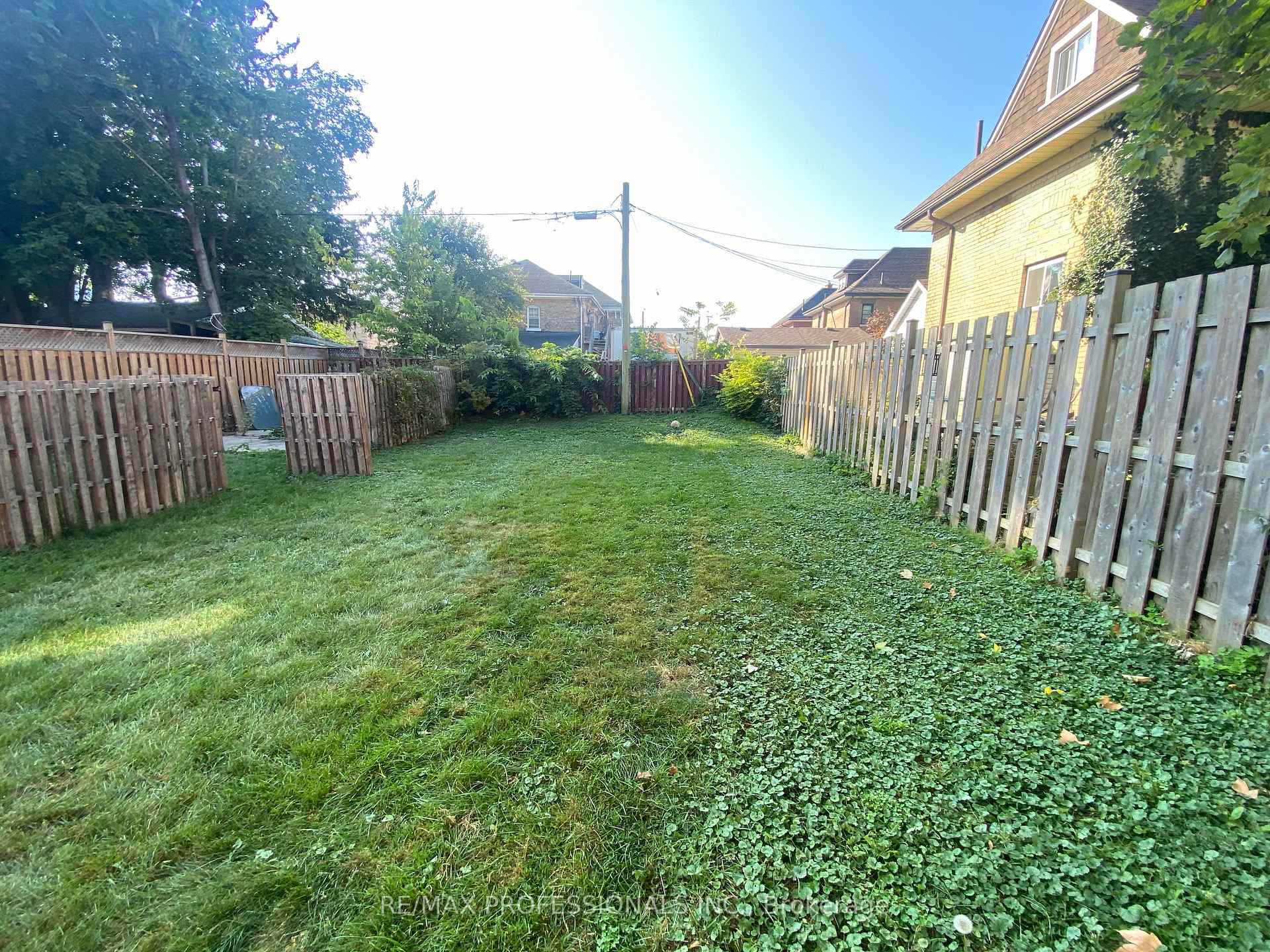 Photo 7 of Unit 3, 77 East Avenue, Brant, Brantford Twp — HOMEH