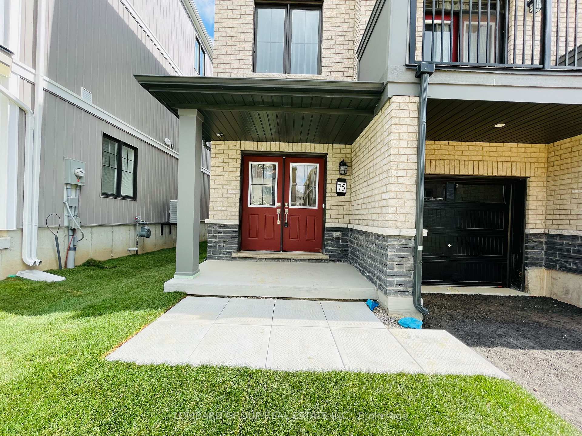 Photo 13 of 75 Norwich Crescent, Haldimand — HOMEH