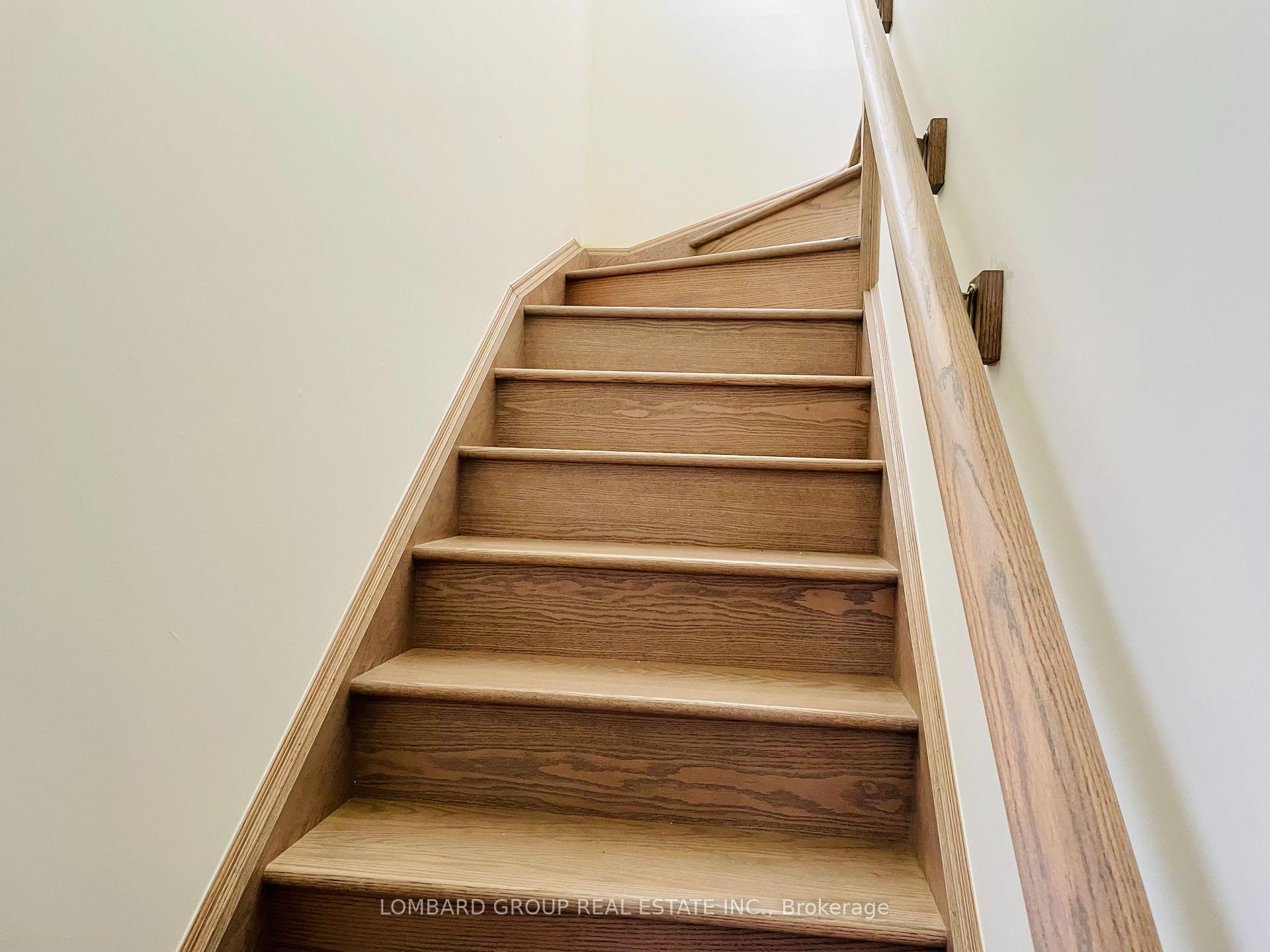 Photo 8 of 75 Norwich Crescent, Haldimand — HOMEH