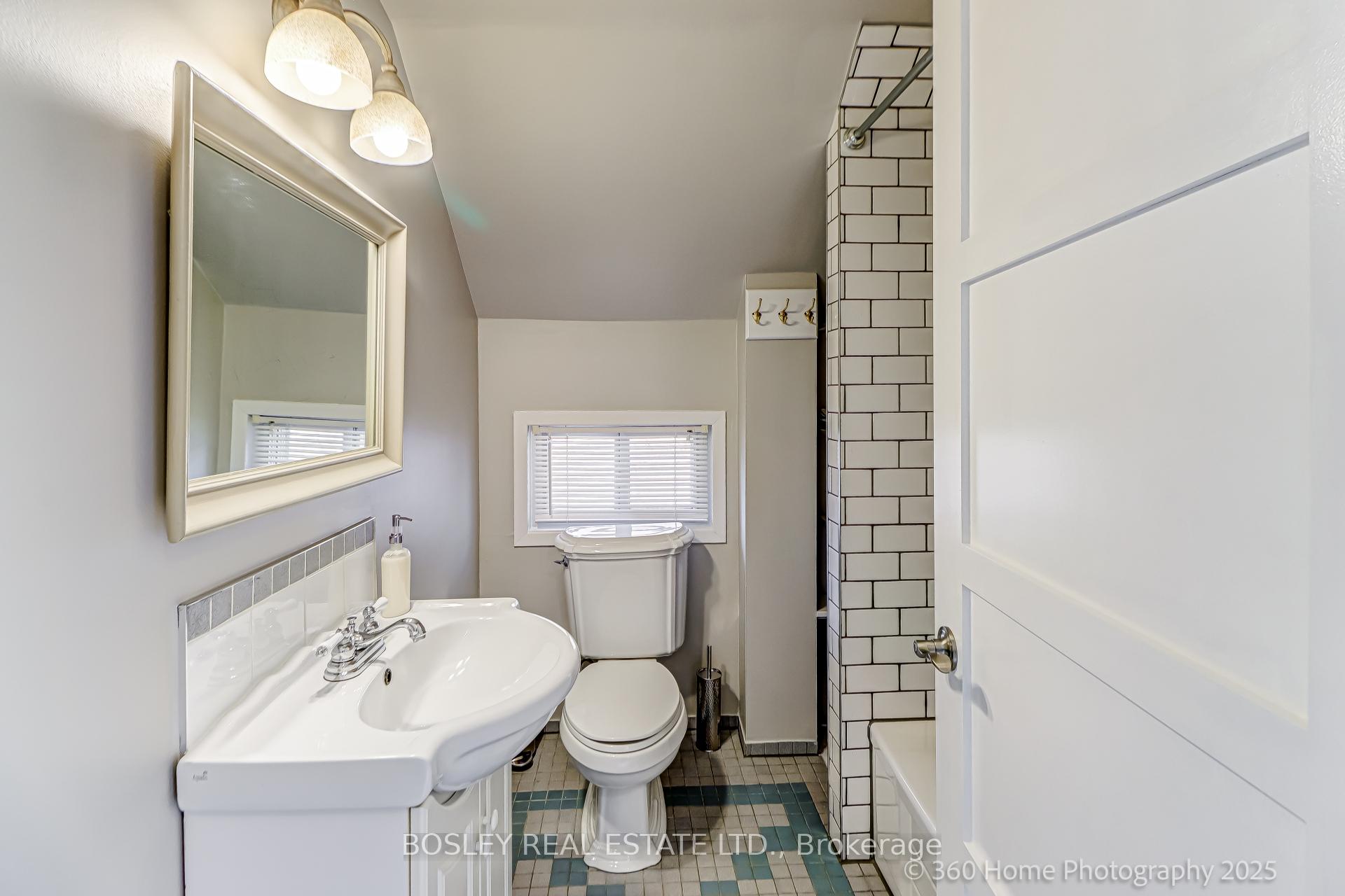 Photo 6 of 101 Sammon Avenue, Toronto, Danforth Village-East York — HOMEH
