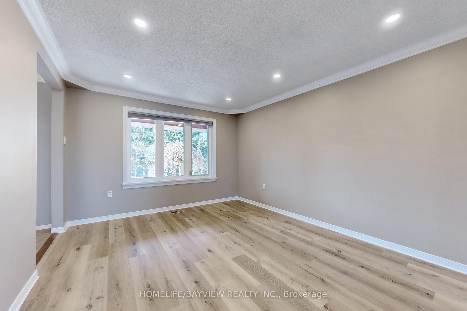Photo 2 of Unit Main & Second floor, 92 Irwin Drive, Barrie, Northwest — HOMEH
