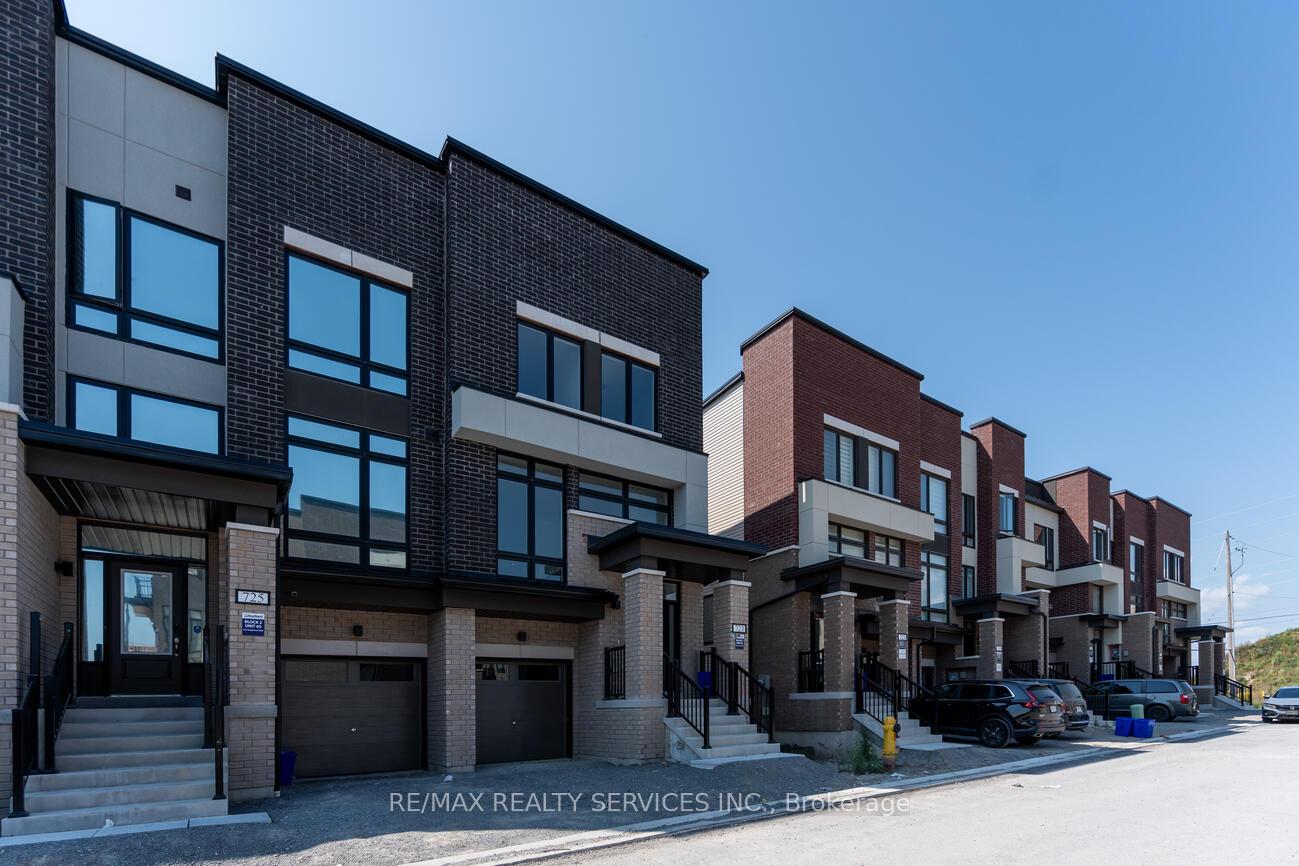 Photo 1 of 723 Heathrow Path, Oshawa, Taunton — HOMEH