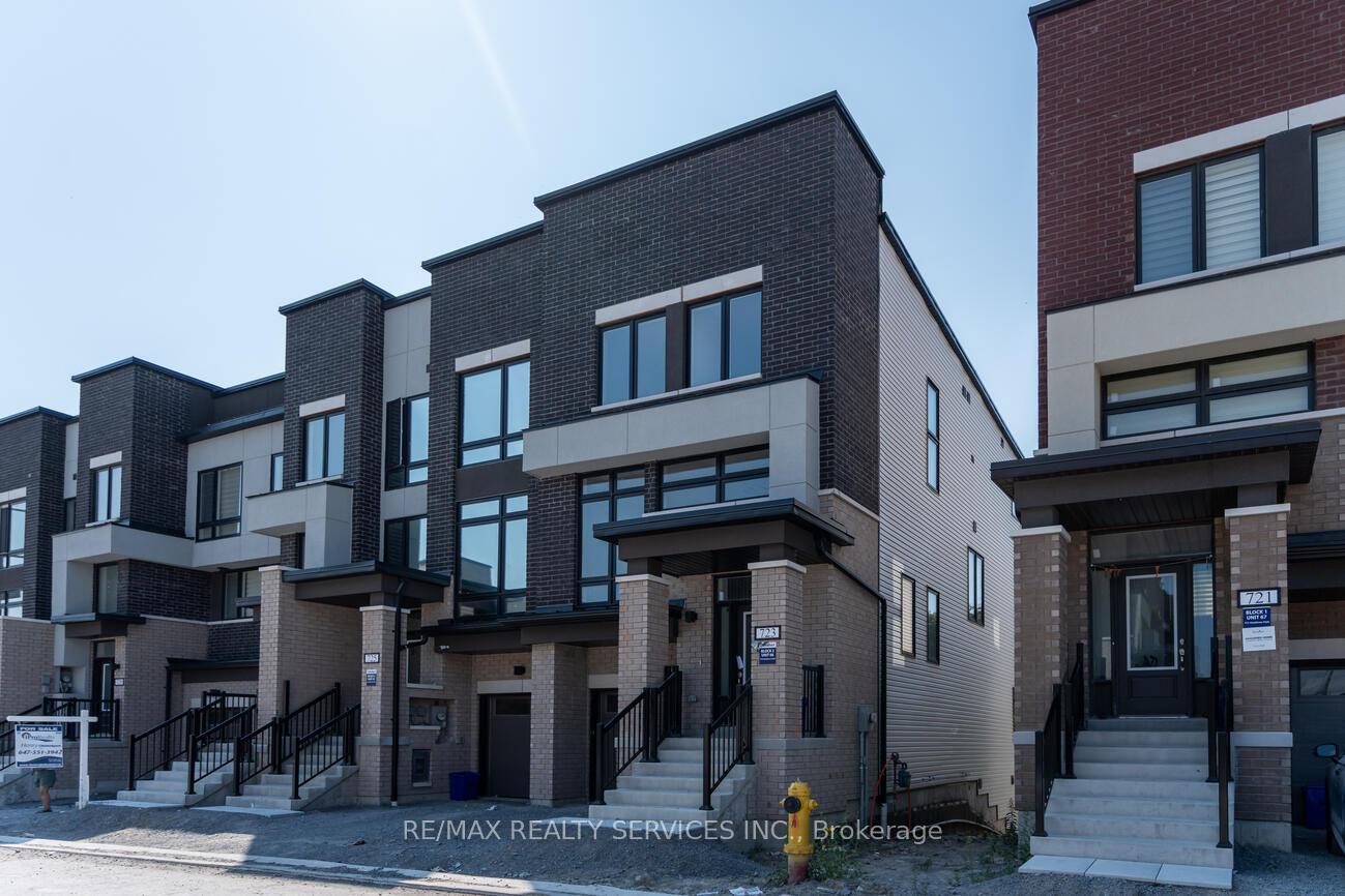 Photo 16 of 723 Heathrow Path, Oshawa, Taunton — HOMEH