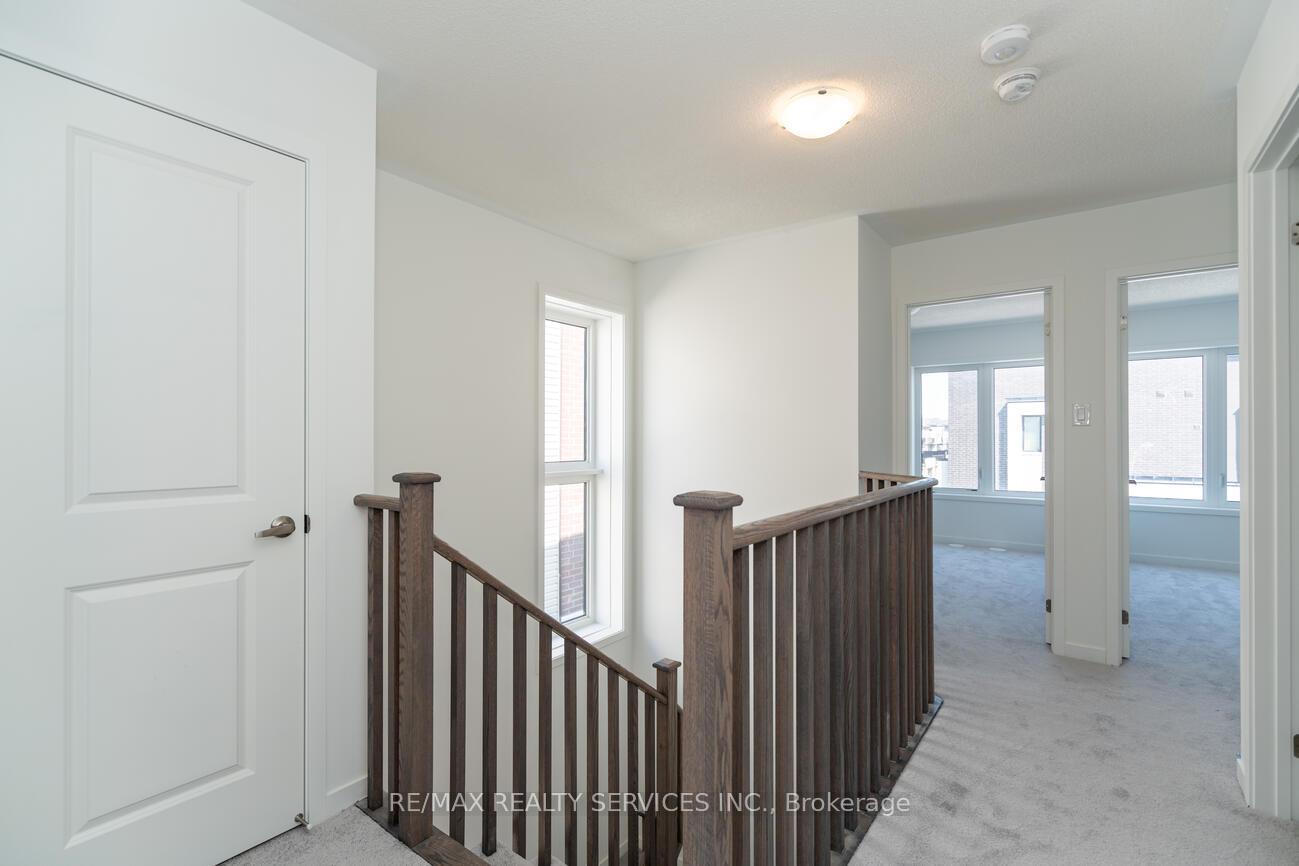 Photo 17 of 723 Heathrow Path, Oshawa, Taunton — HOMEH