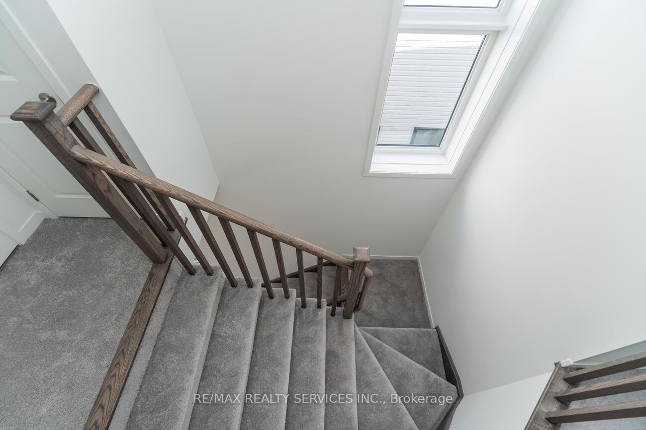 Photo 20 of 723 Heathrow Path, Oshawa, Taunton — HOMEH