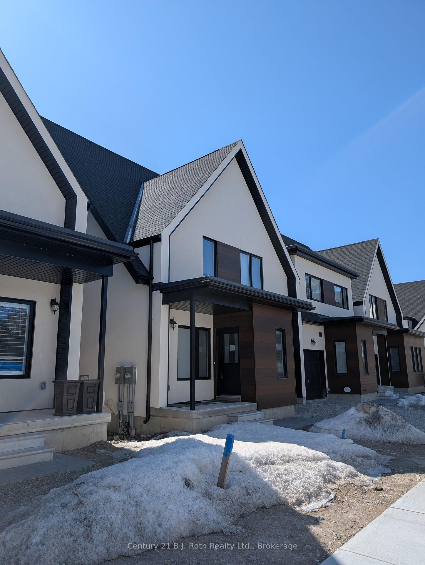 Photo 1 of 13 Ruby Crescent, Orillia — HOMEH